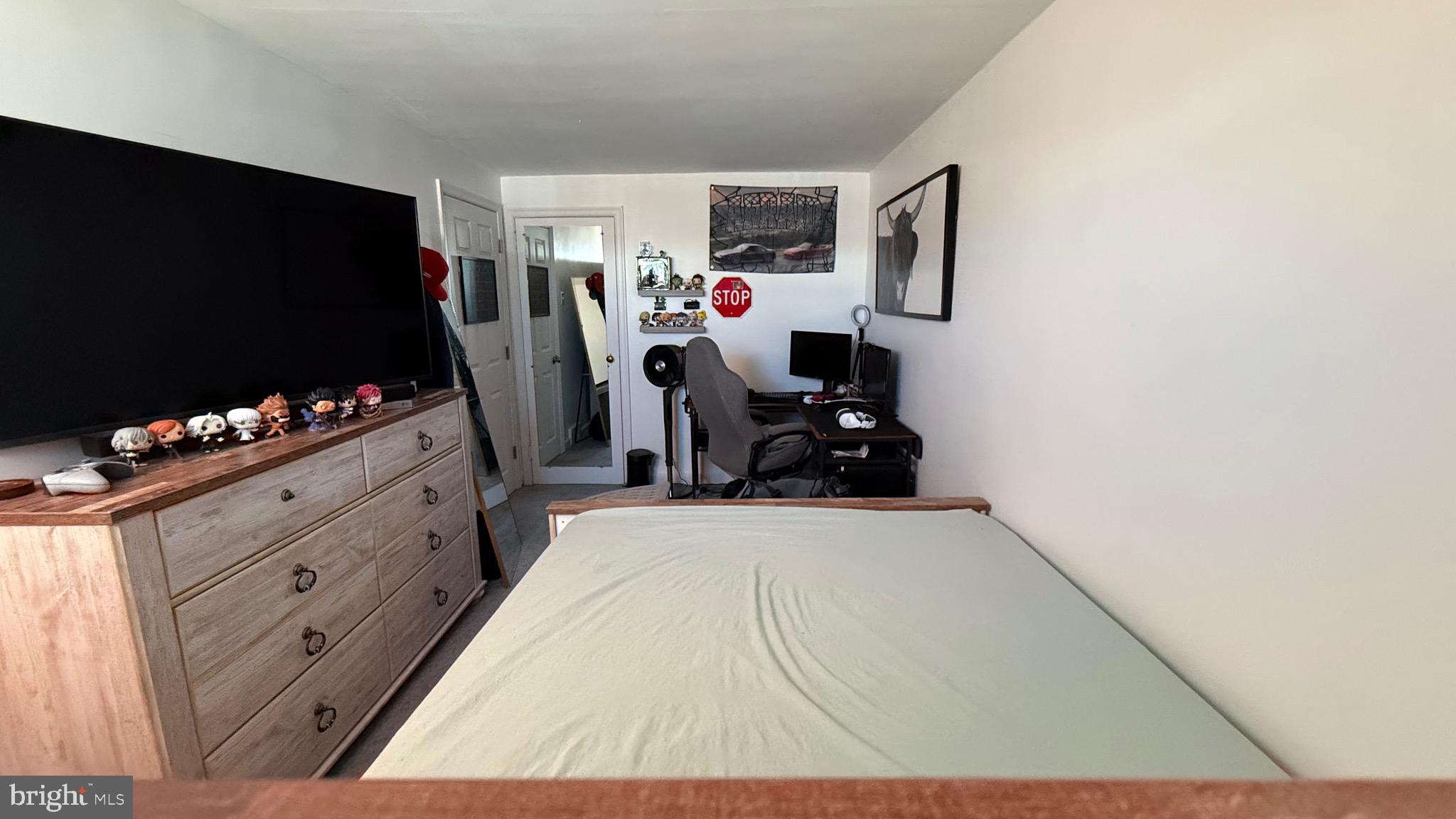 OXFORD CIRCLE - Residential