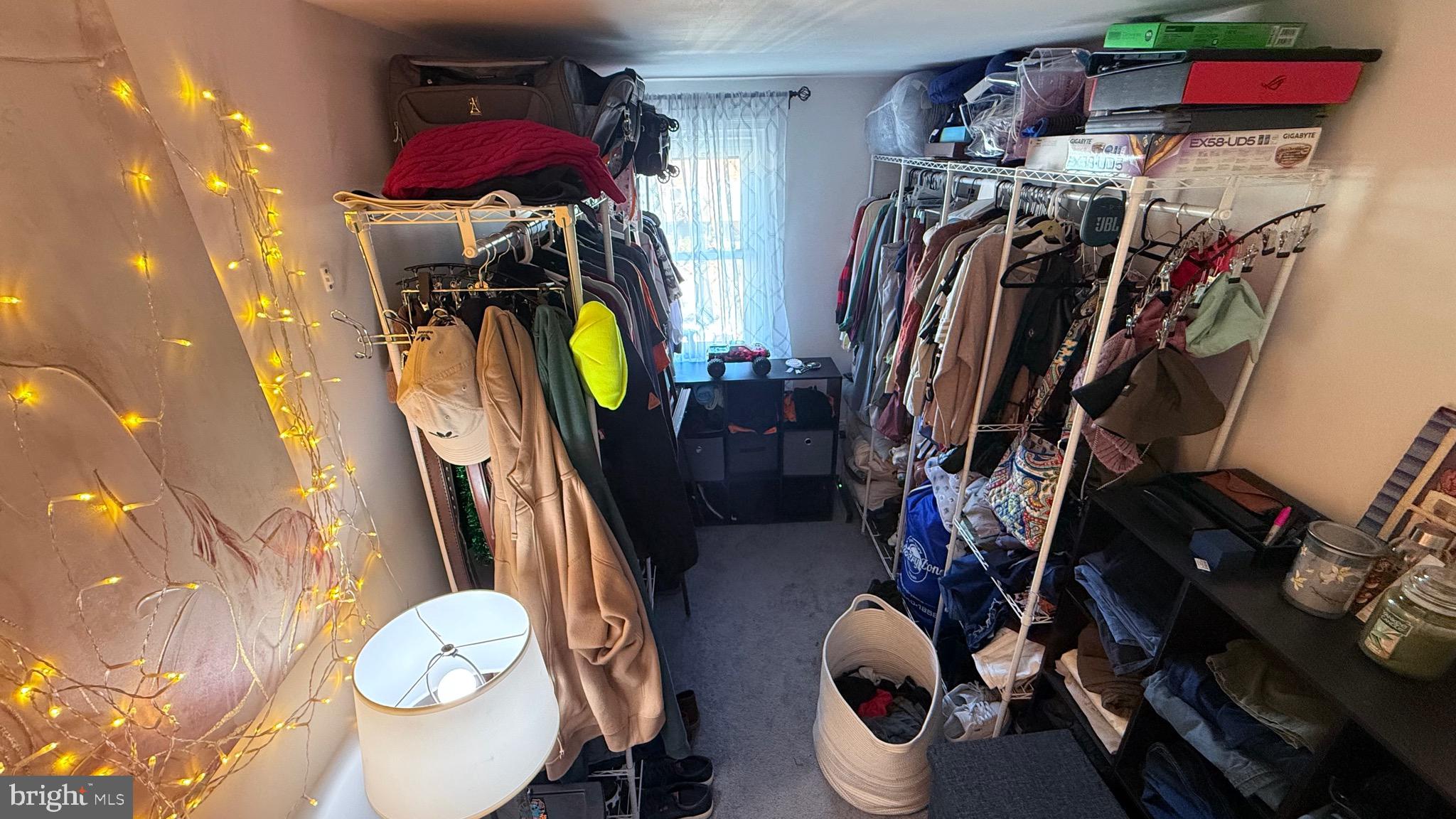 OXFORD CIRCLE - Residential