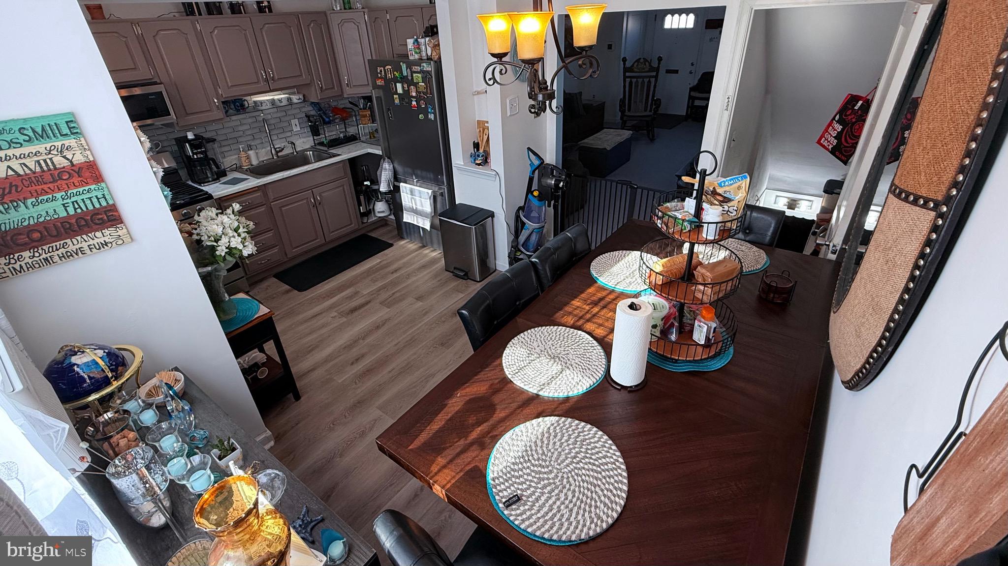 OXFORD CIRCLE - Residential