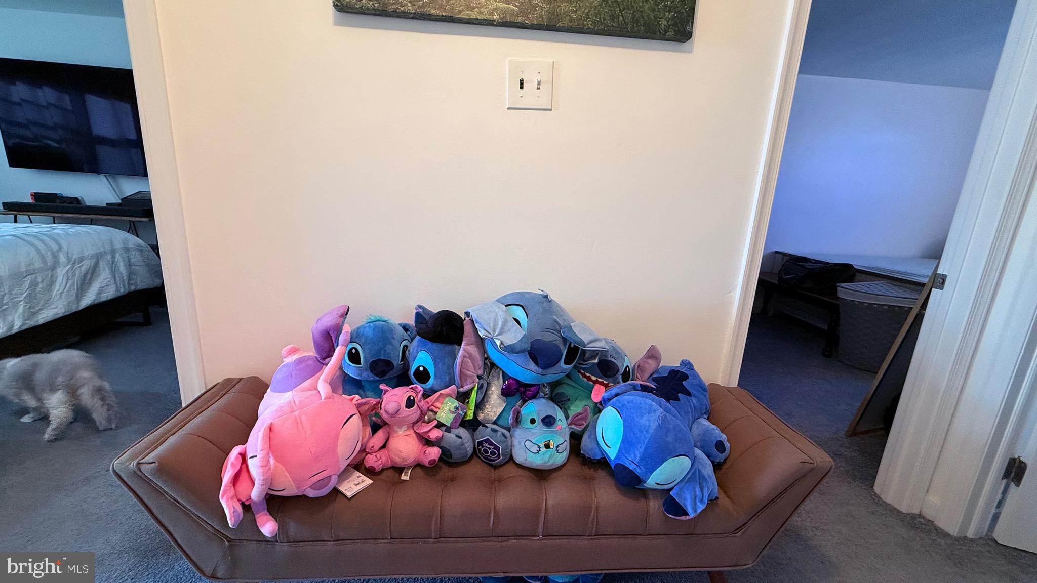 OXFORD CIRCLE - Residential