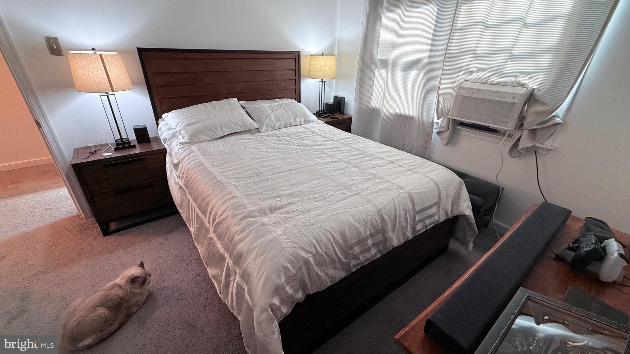 OXFORD CIRCLE - Residential