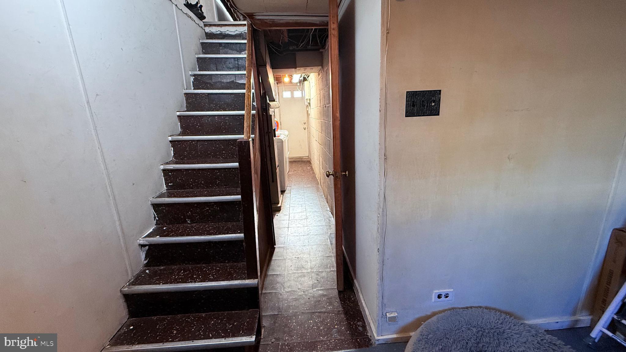 OXFORD CIRCLE - Residential