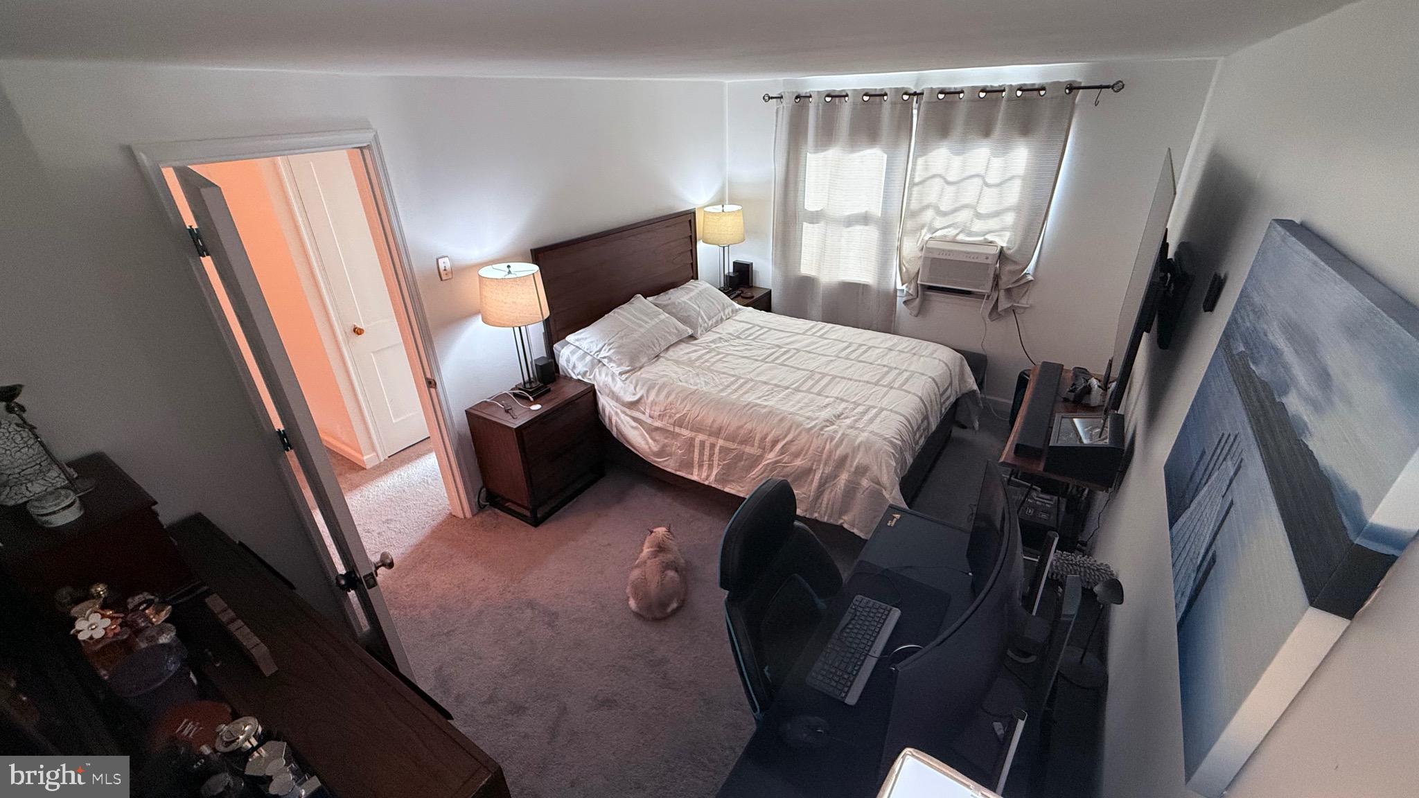 OXFORD CIRCLE - Residential