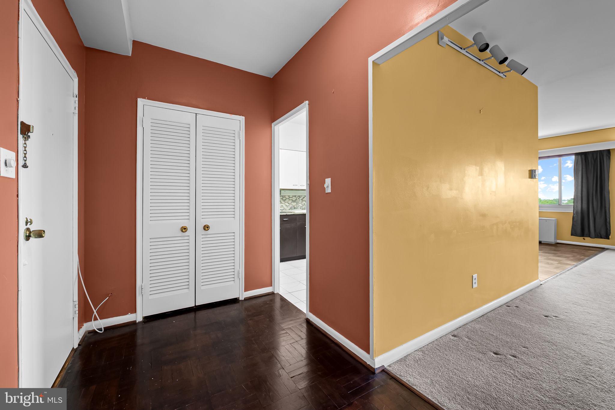 11 SLADE AVENUE 804