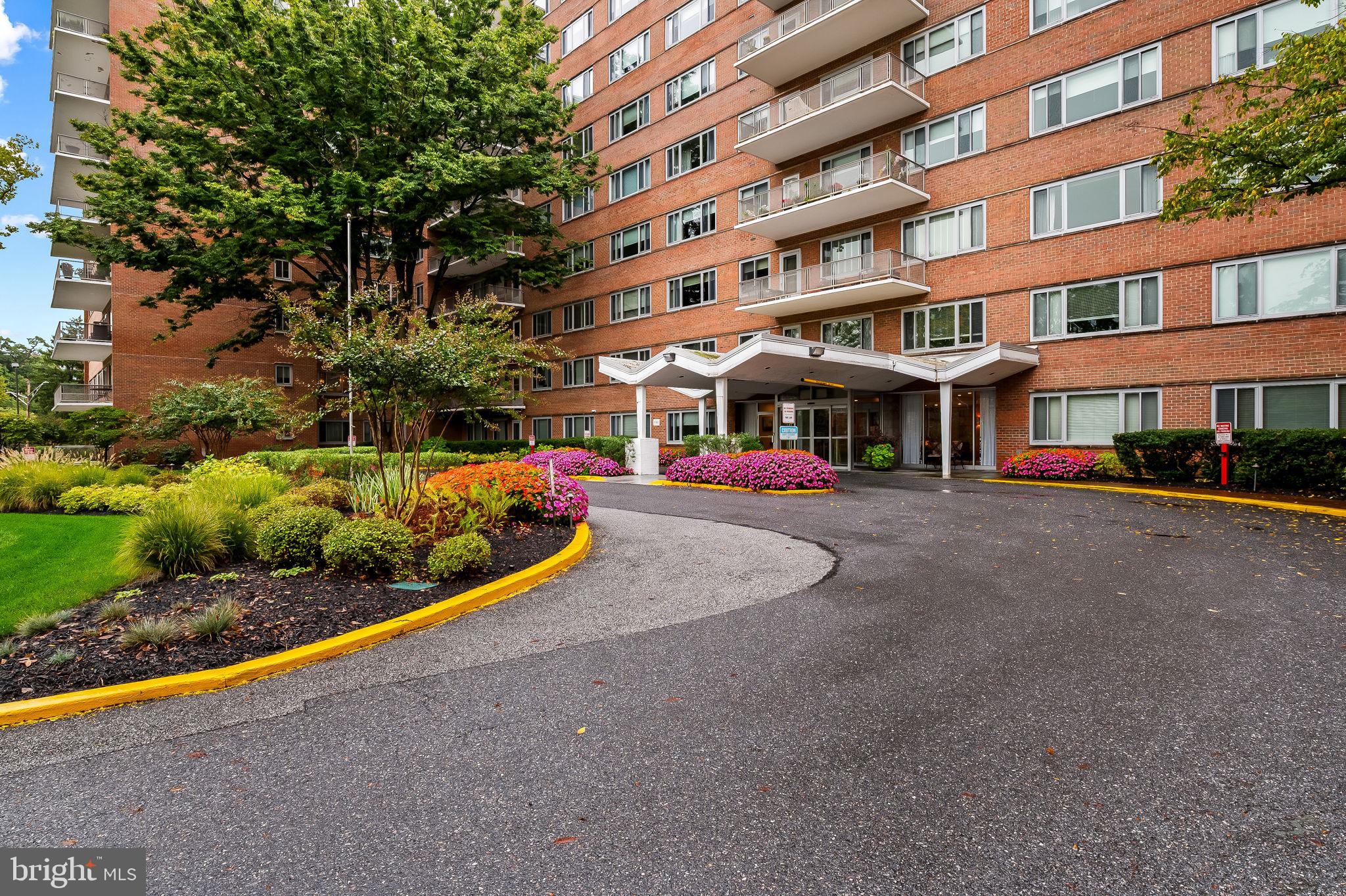 11 SLADE AVENUE 804