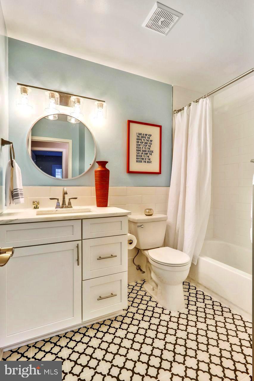 WHITEHALL - Residential