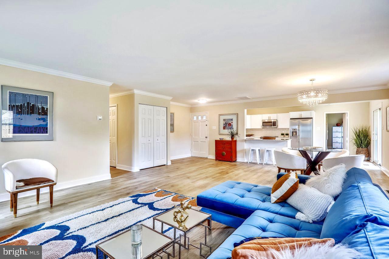 WHITEHALL - Residential