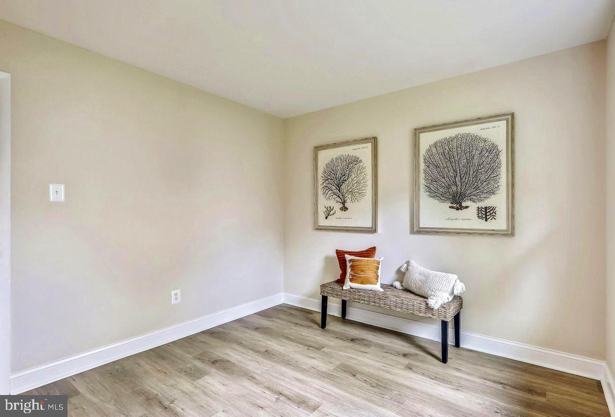 WHITEHALL - Residential