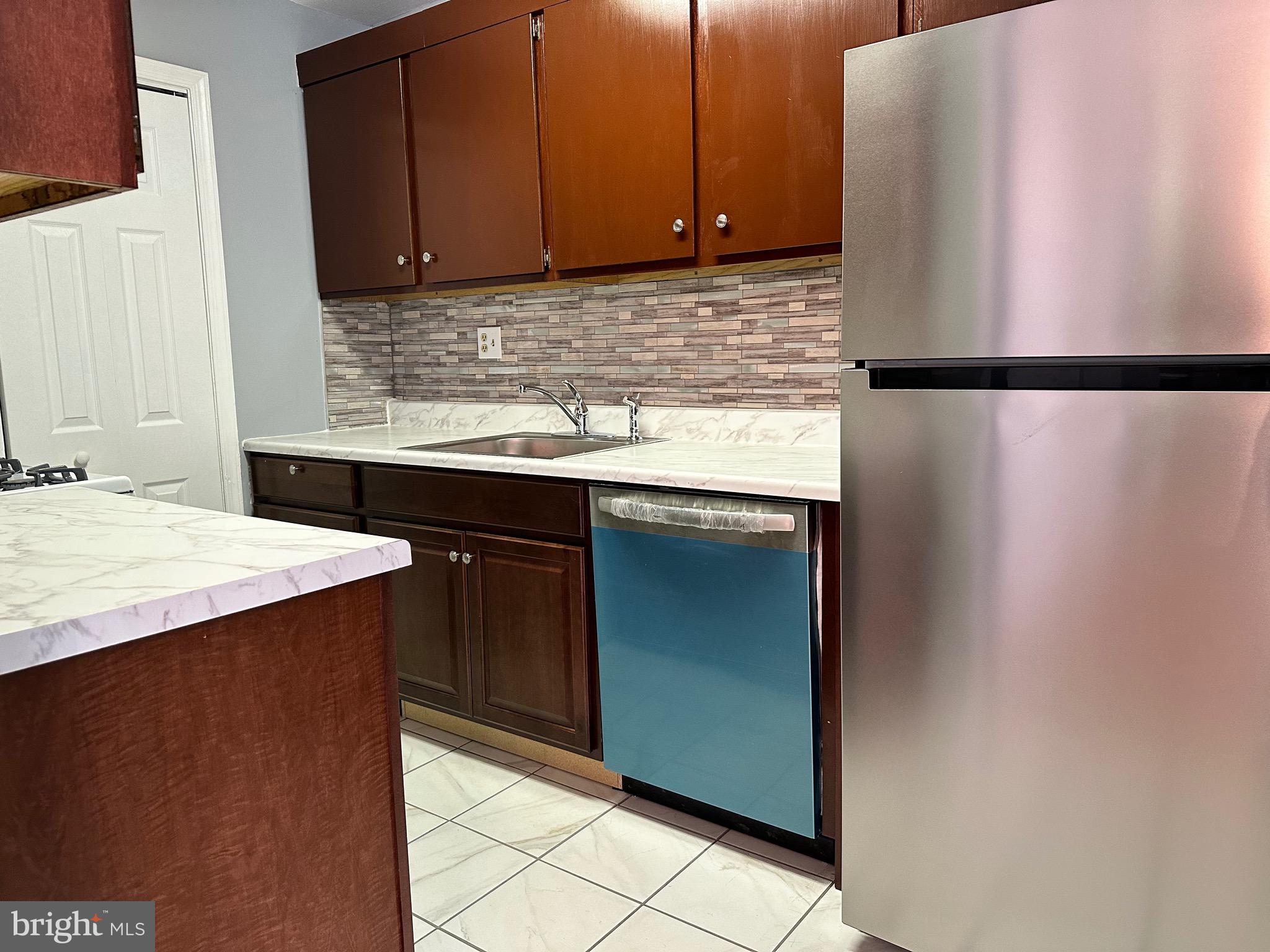 FRENCHMANS CREEK - Residential Lease