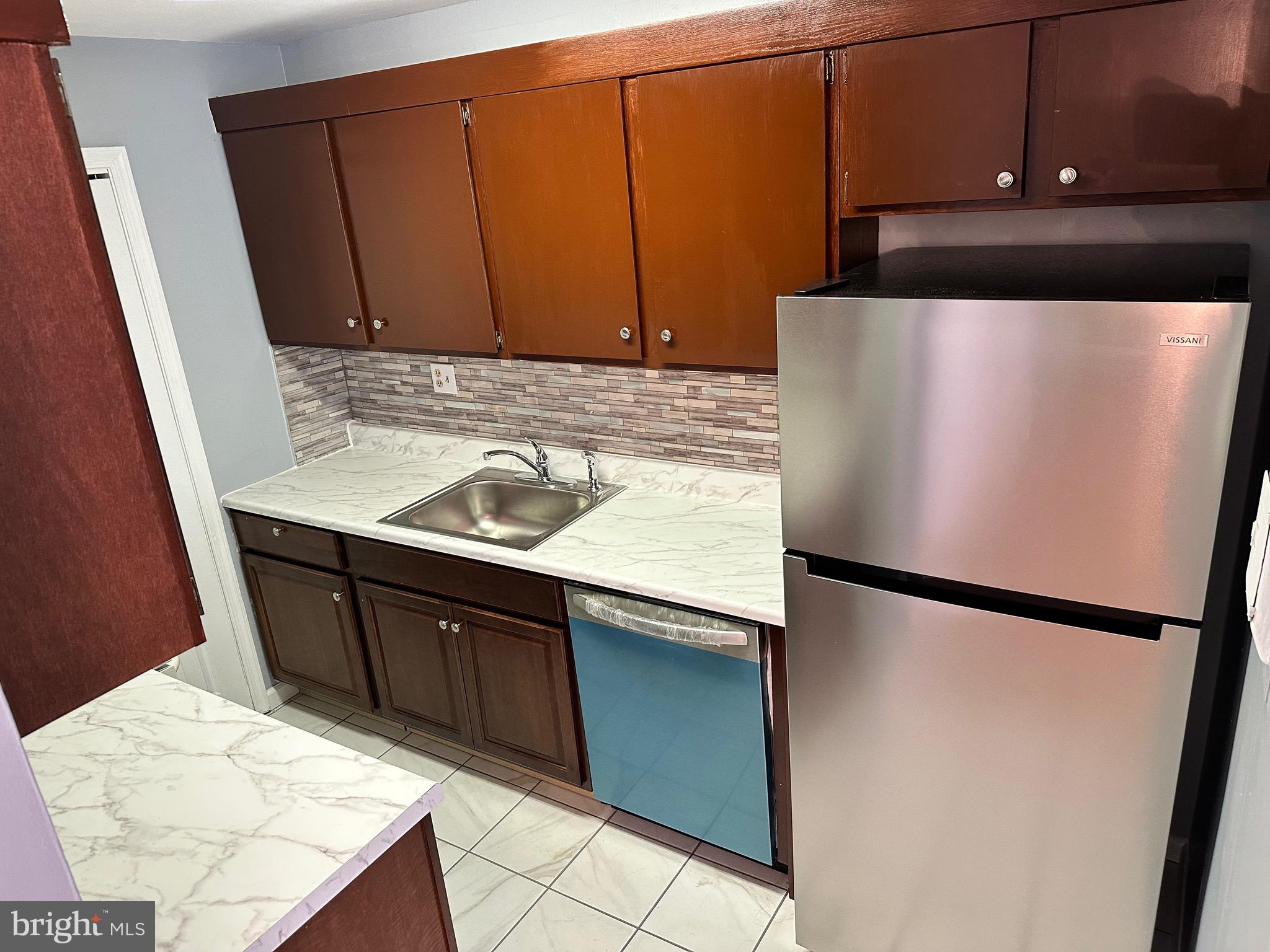 FRENCHMANS CREEK - Residential Lease