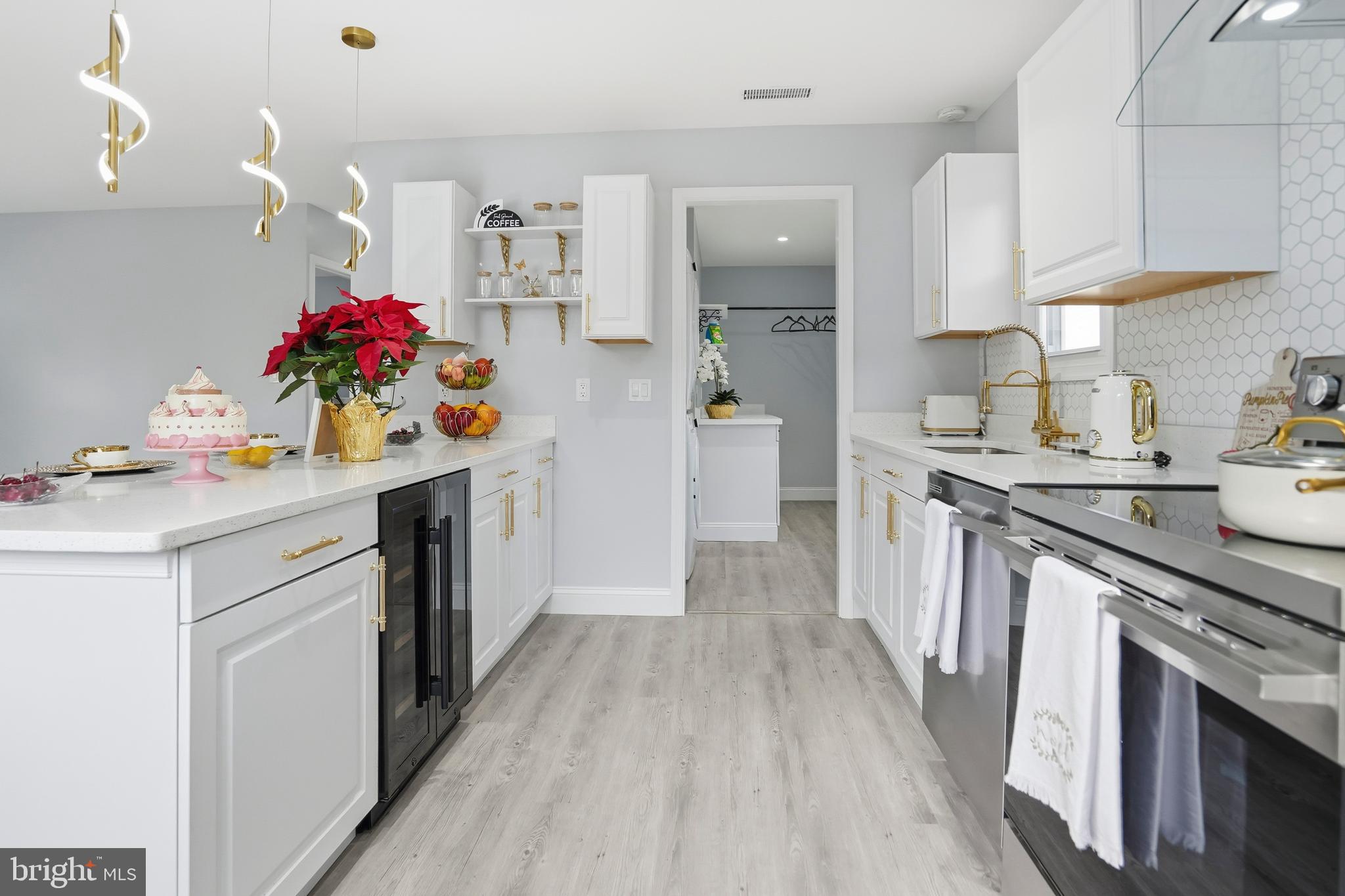 WILLOUGHBY COURT - Residential