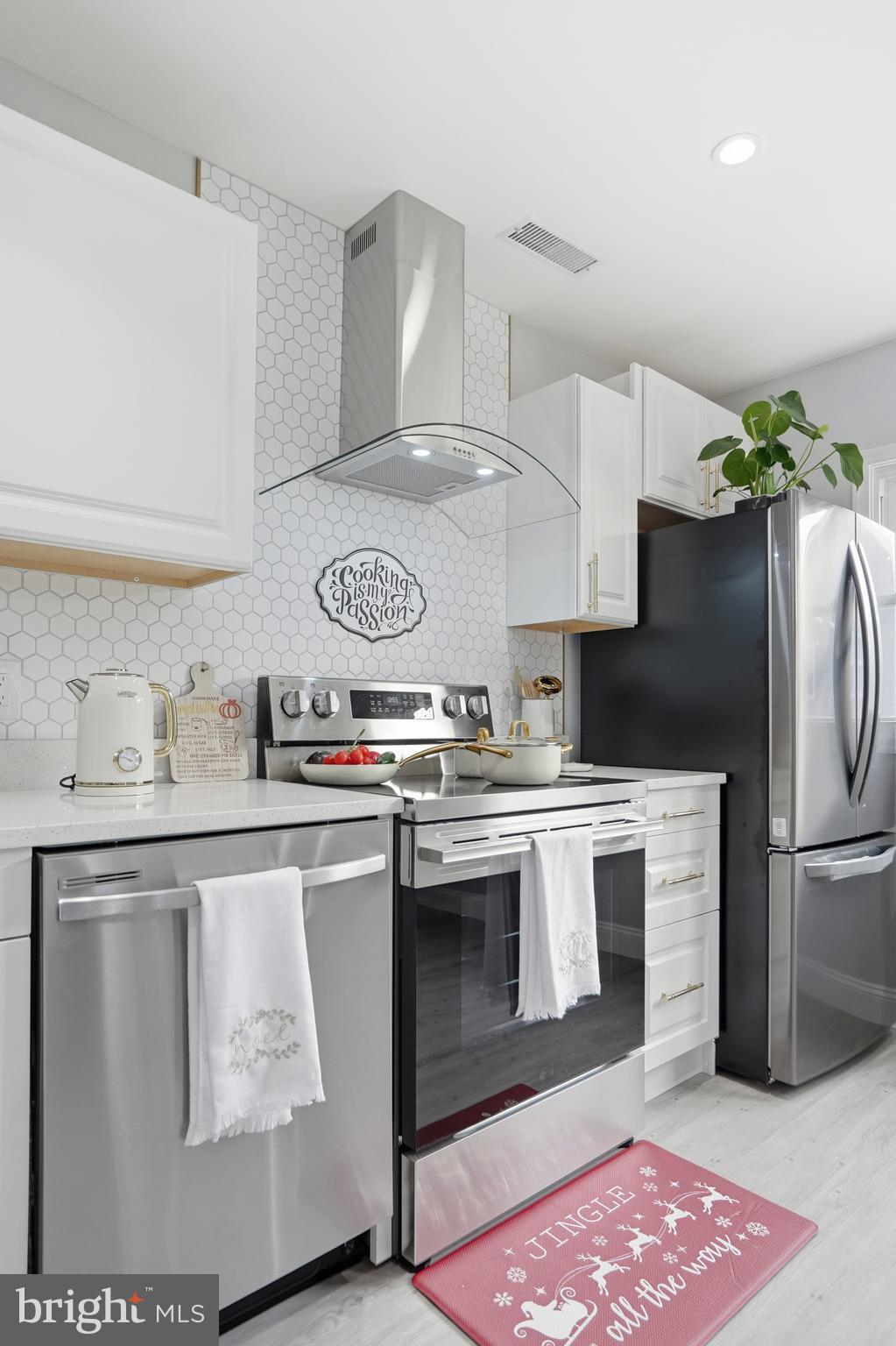 WILLOUGHBY COURT - Residential