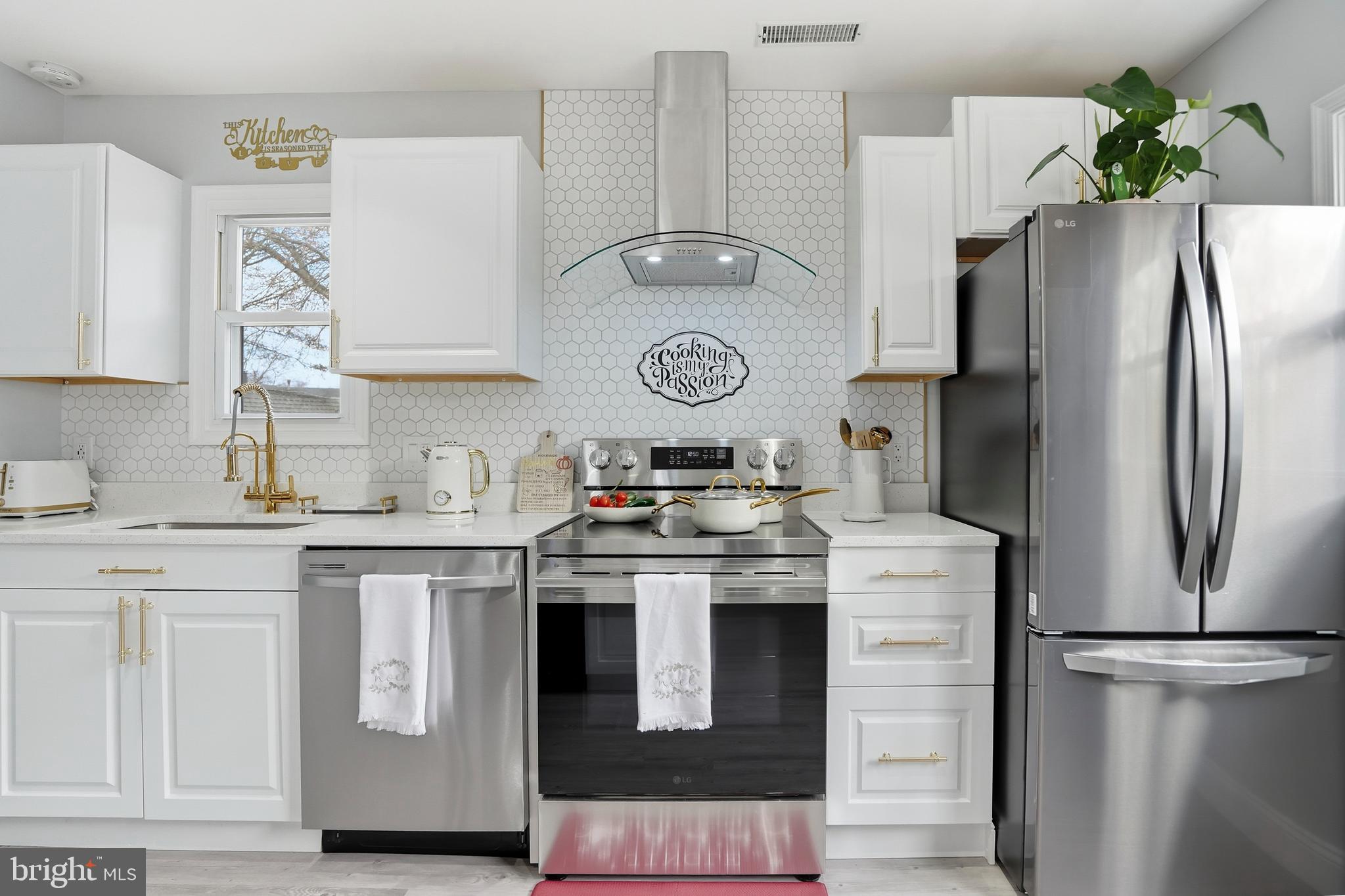 WILLOUGHBY COURT - Residential