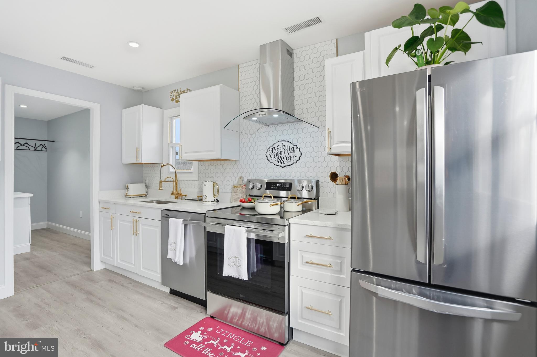 WILLOUGHBY COURT - Residential