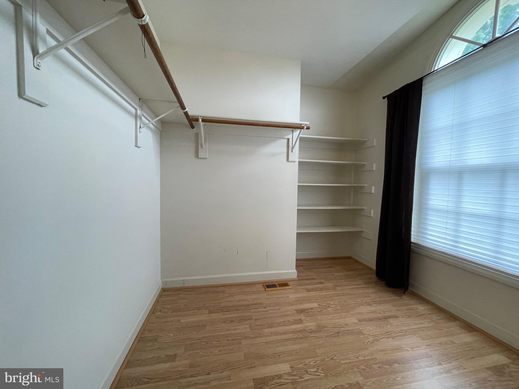 ASHBURN VILLAGE - Residential Lease