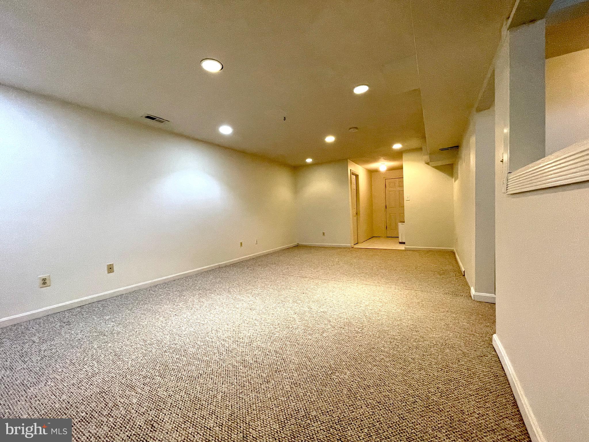 ASHBURN VILLAGE - Residential Lease