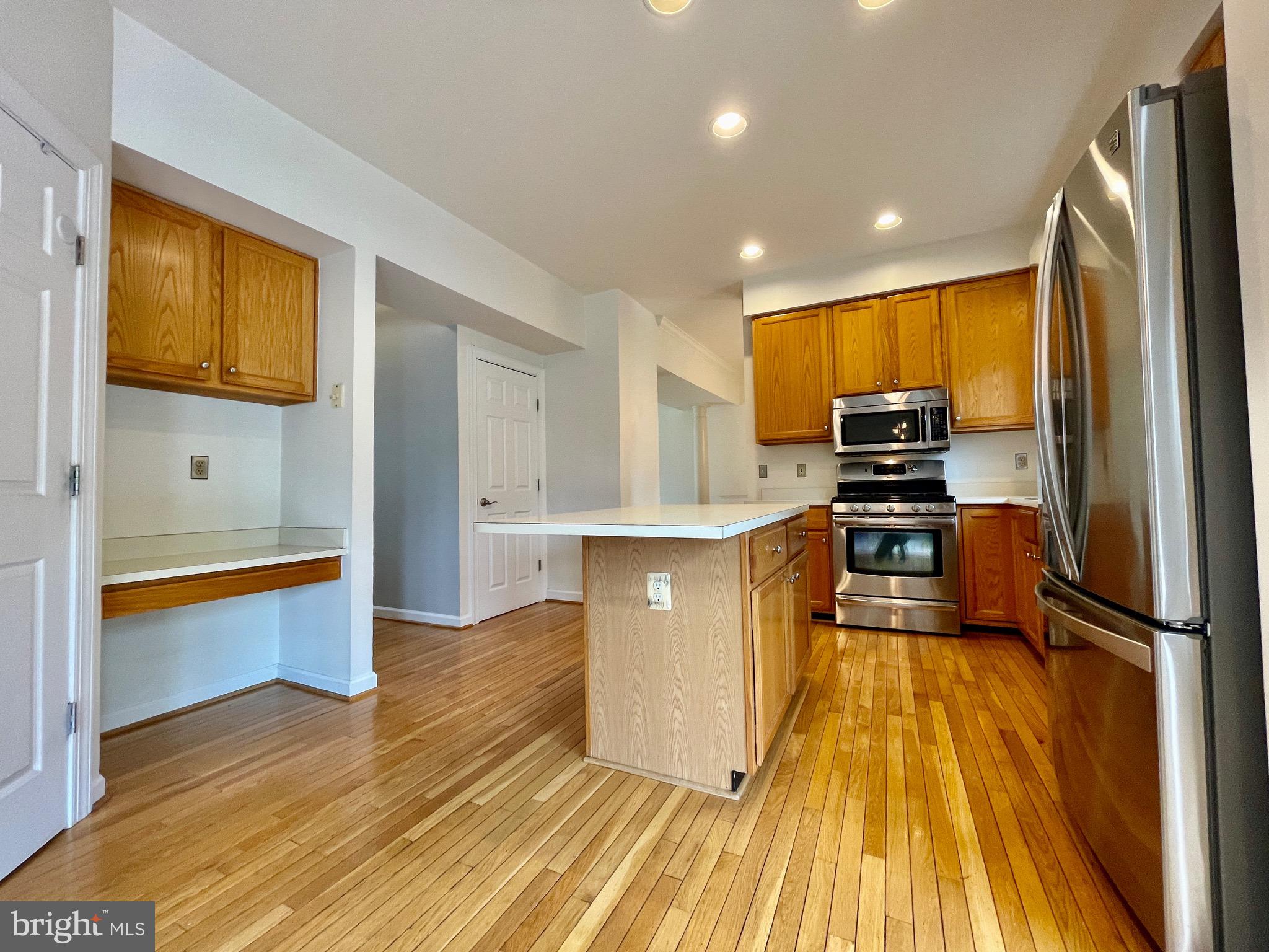 ASHBURN VILLAGE - Residential Lease