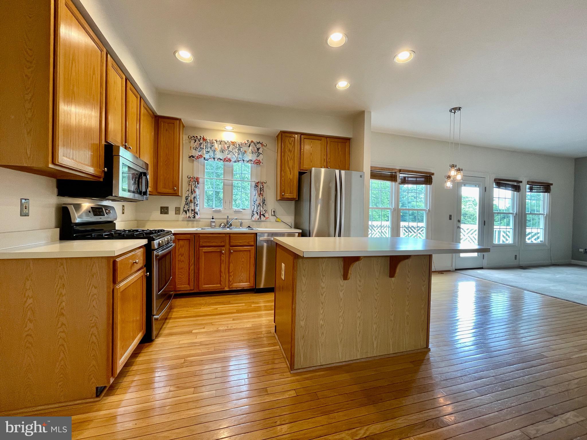 ASHBURN VILLAGE - Residential Lease