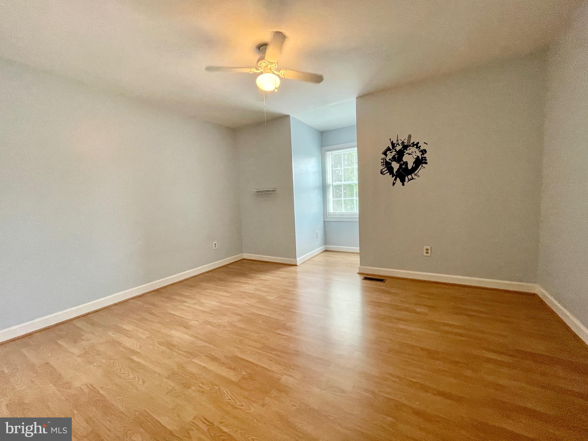 ASHBURN VILLAGE - Residential Lease