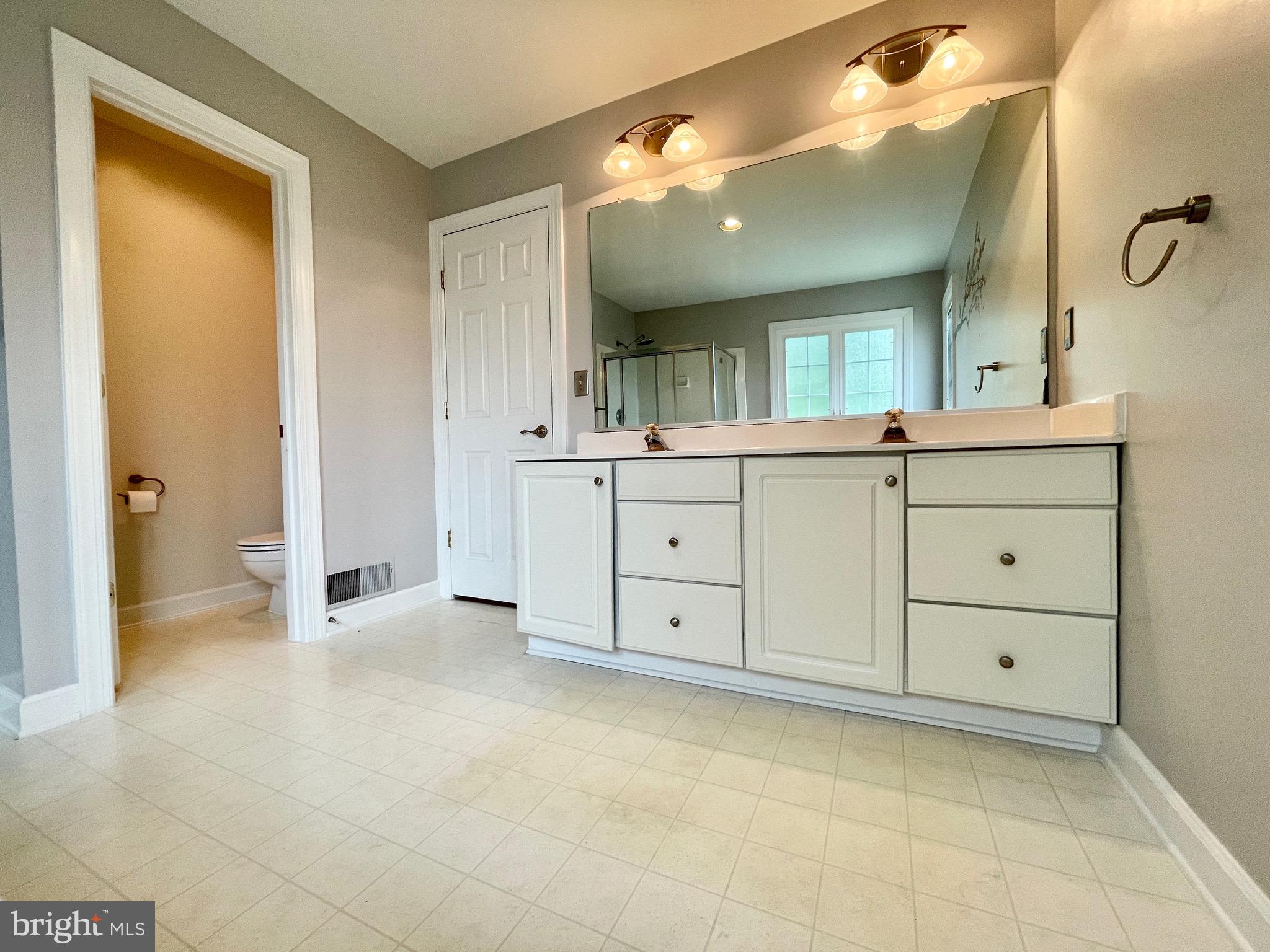 ASHBURN VILLAGE - Residential Lease