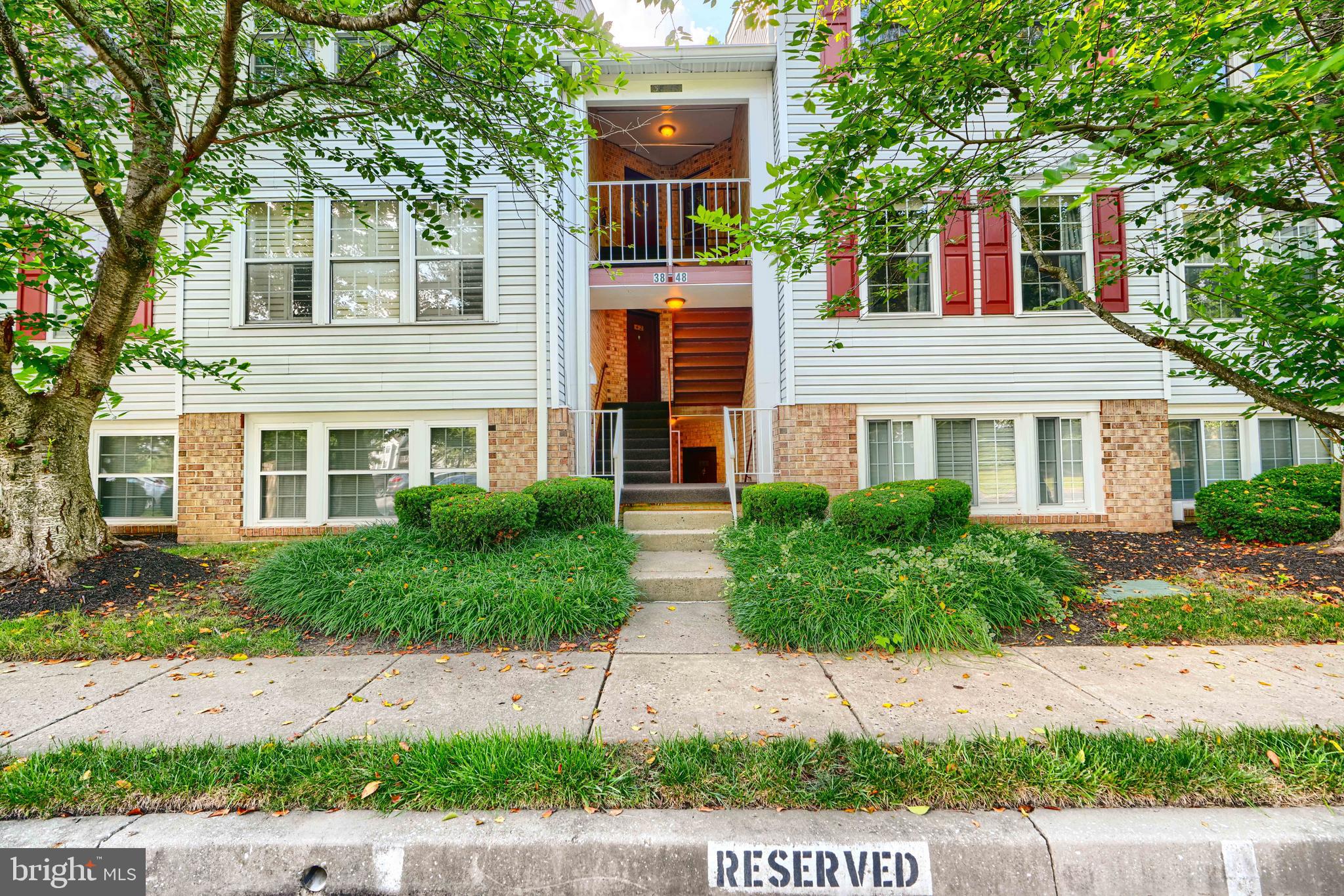 This beautifully renovated and meticulously cared-for ground-level condo is a true gem! With 2 spacious bedrooms and 2 full bathrooms, this home offers both comfort and style. Featuring luxurious updates throughout, including stunning luxury vinyl plank flooring, sleek stainless steel appliances, and elegant granite countertops. The unit is equipped with a full washer and dryer for added convenience. Step outside to enjoy your own private ground-level patio that overlooks serene trees, providing the perfect retreat. Located in a highly desirable neighborhood, you'll be close to fantastic restaurants, shops, and have easy access to both I-95 and I-695. Don’t miss out on this beauty—schedule your tour today!
ALL PHOTOS WILL BE UP TODAY
