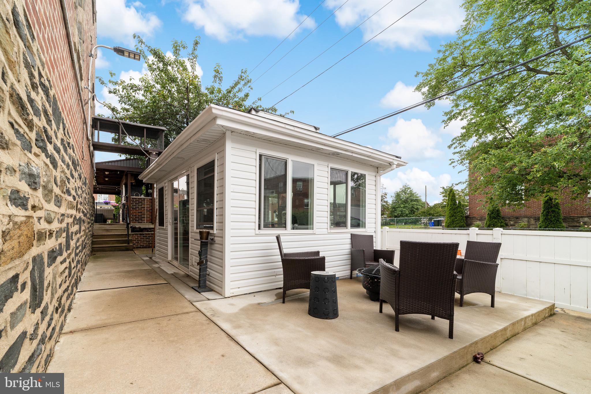 MAYFAIR (WEST) - Residential