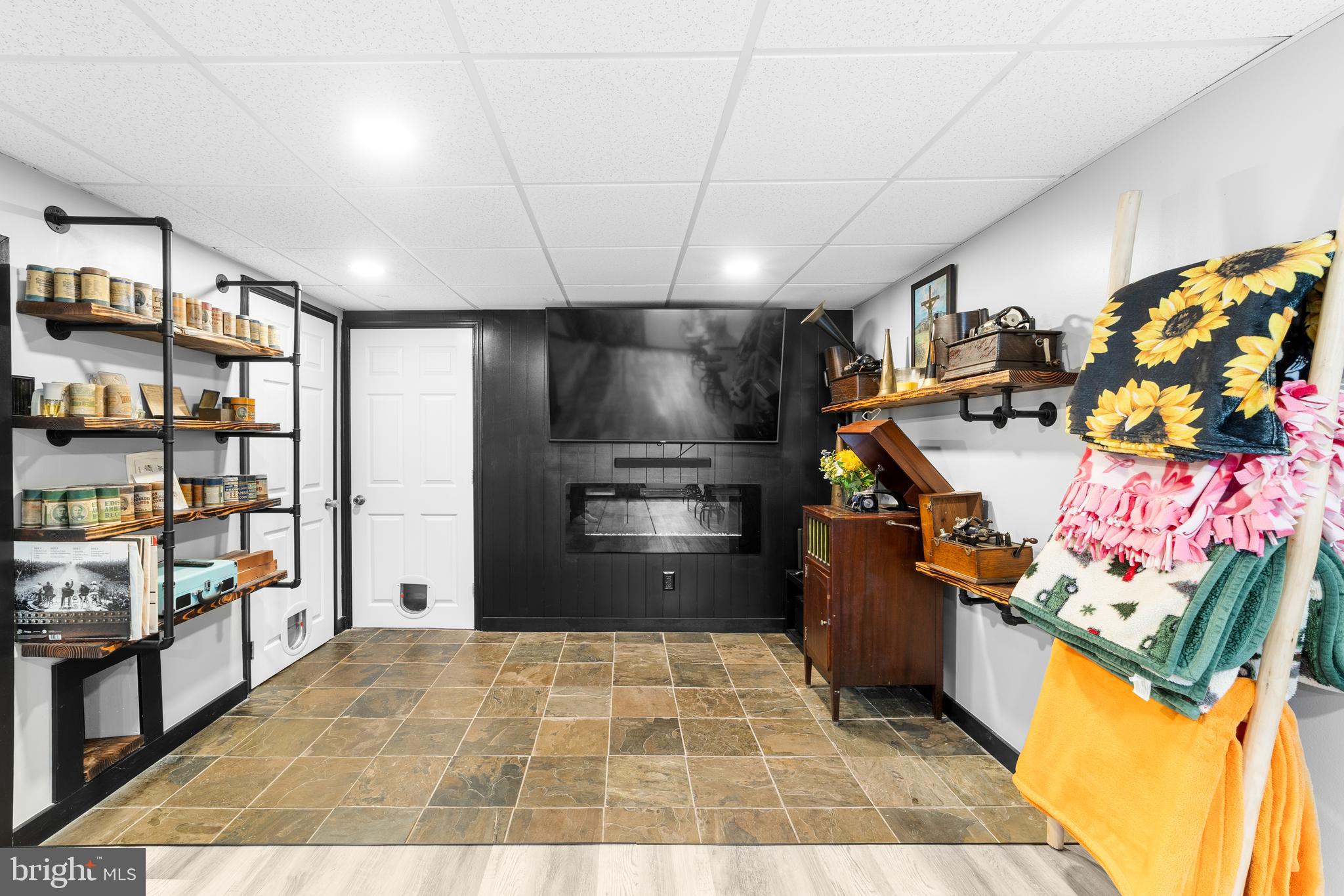 MAYFAIR (WEST) - Residential