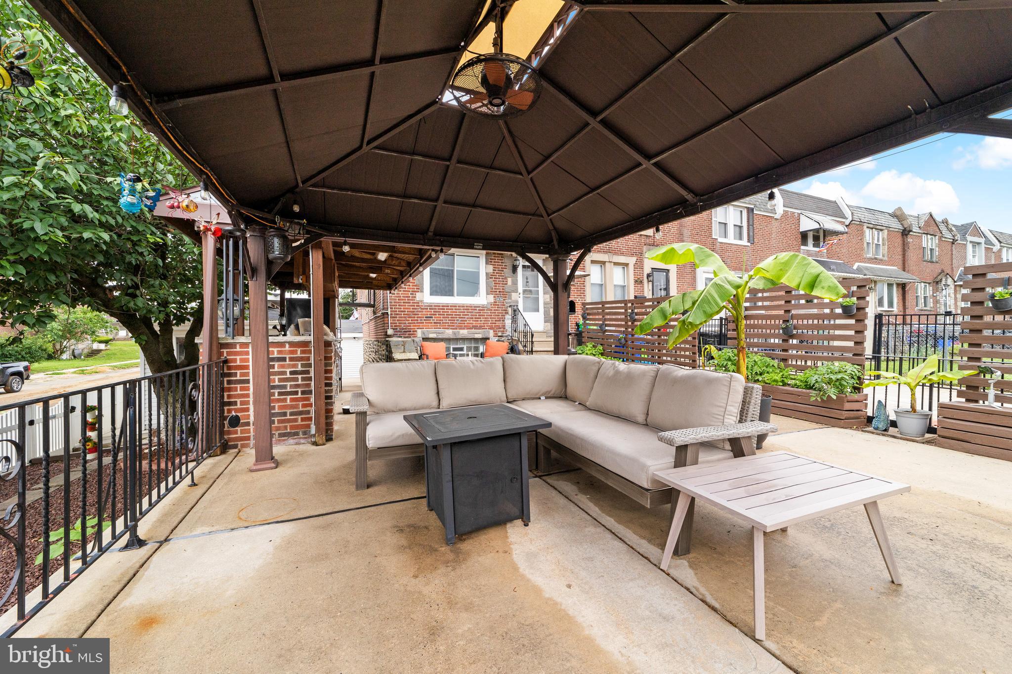 MAYFAIR (WEST) - Residential