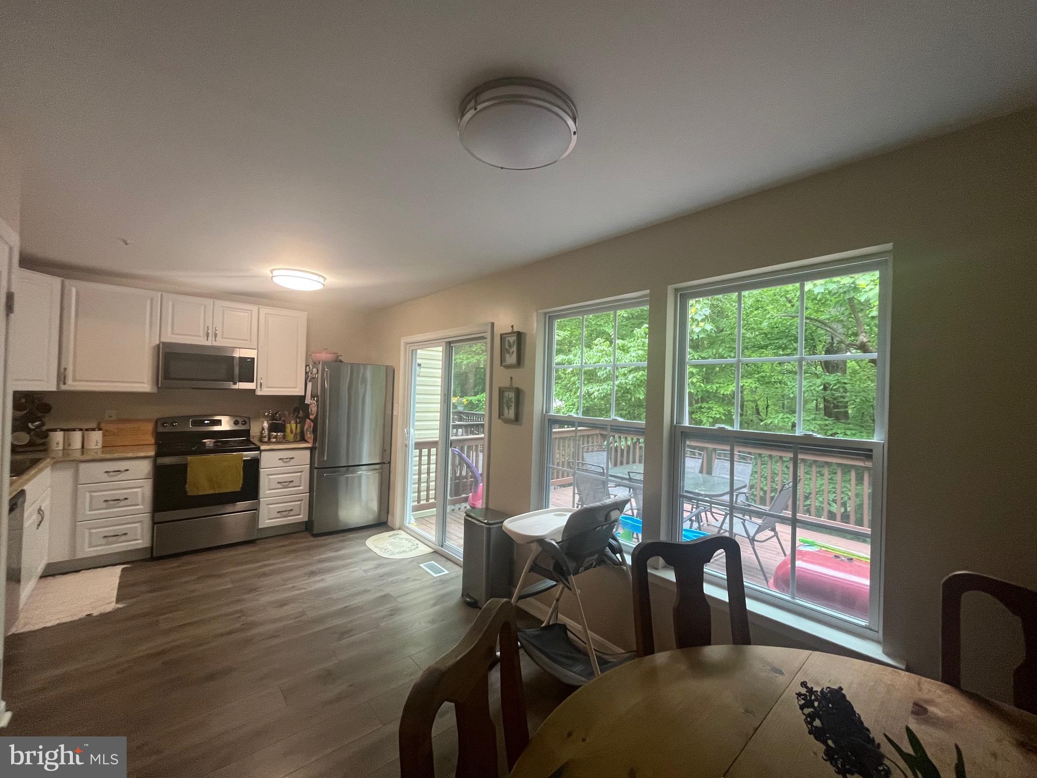 CONSTANT FRIENDSHIP - Residential Lease