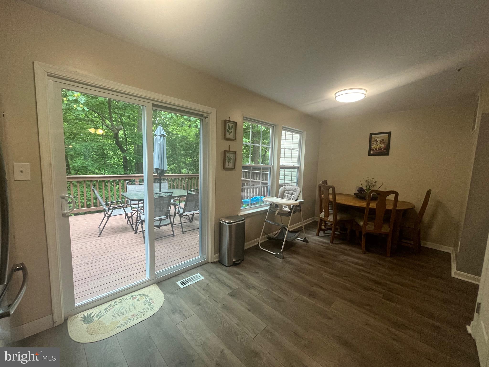 CONSTANT FRIENDSHIP - Residential Lease