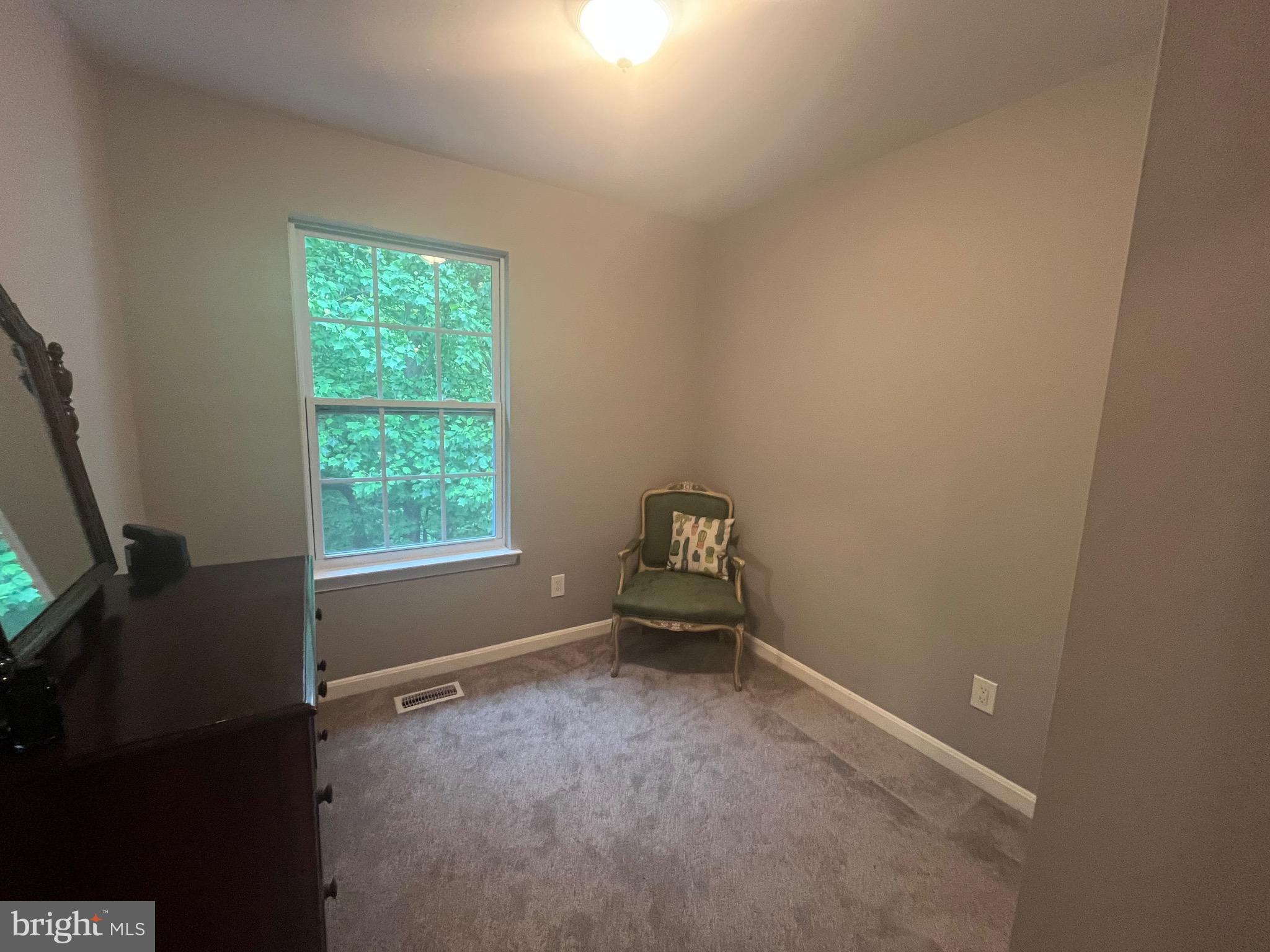 CONSTANT FRIENDSHIP - Residential Lease