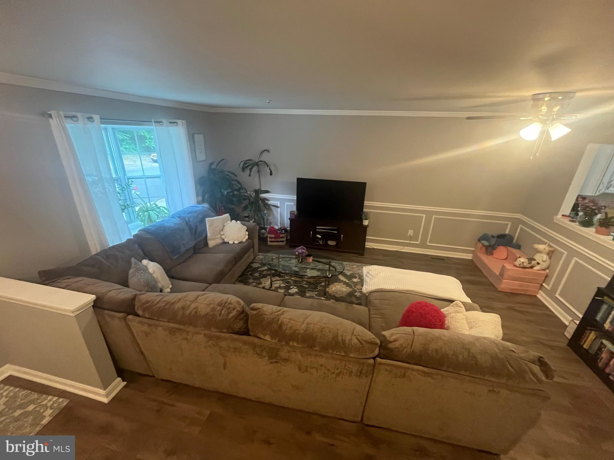 CONSTANT FRIENDSHIP - Residential Lease