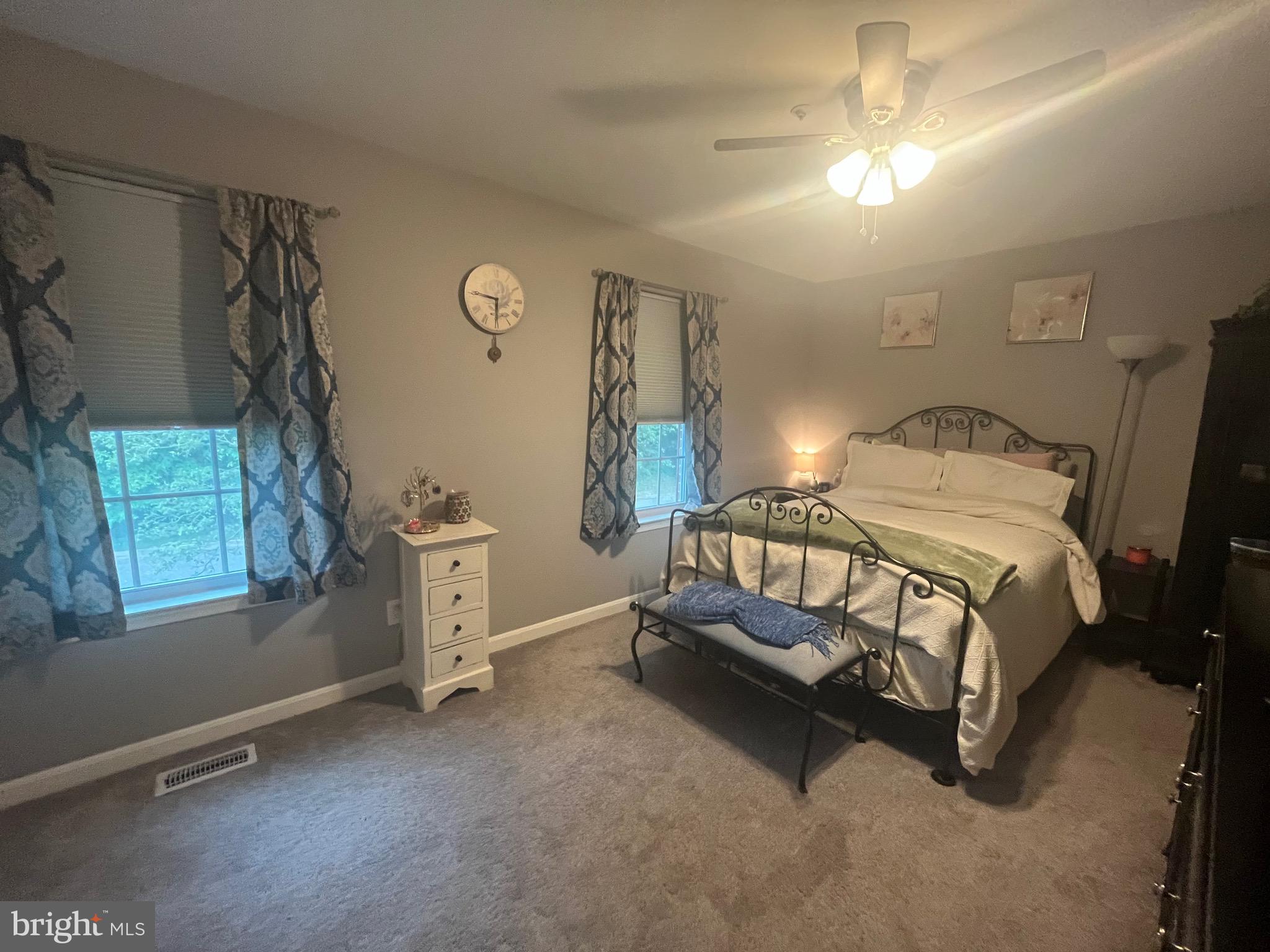 CONSTANT FRIENDSHIP - Residential Lease