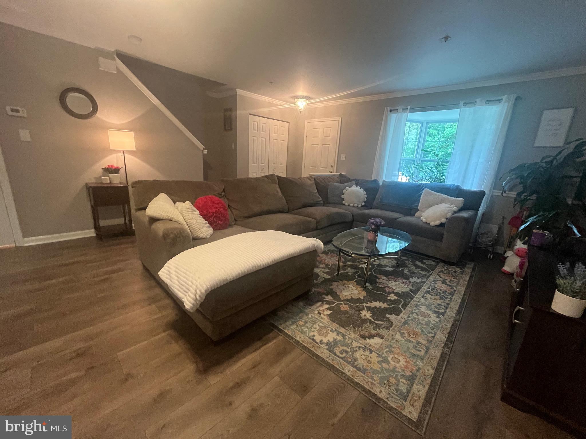 CONSTANT FRIENDSHIP - Residential Lease