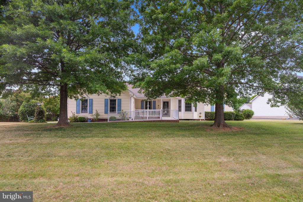 Photo of 10619 Heather Greens Circle, SPOTSYLVANIA, VA 22553 (MLS # VASP2040850)