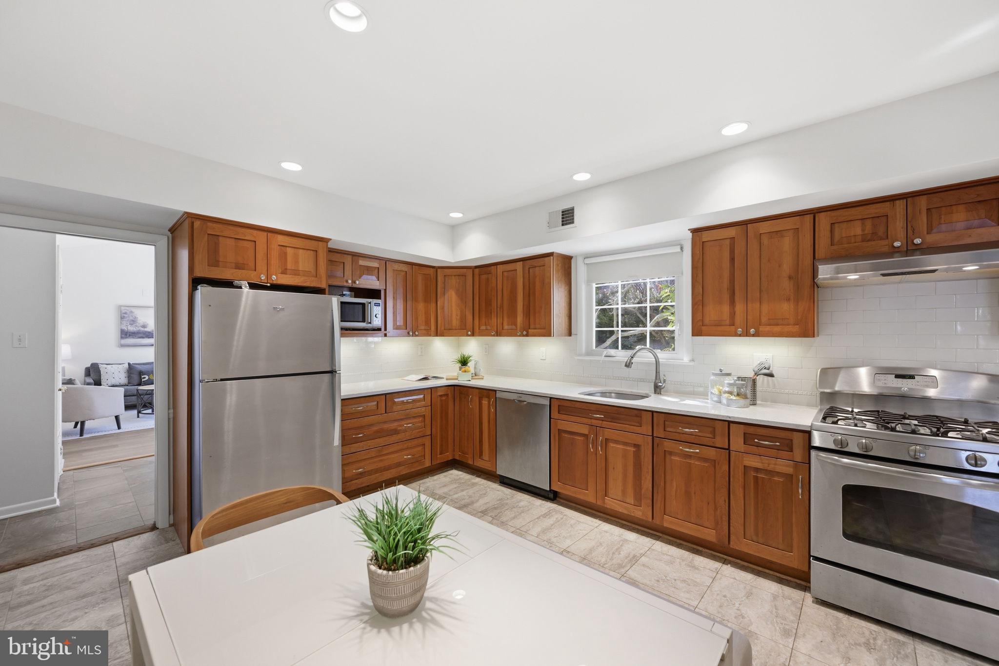 REGENCY ESTATES - Residential