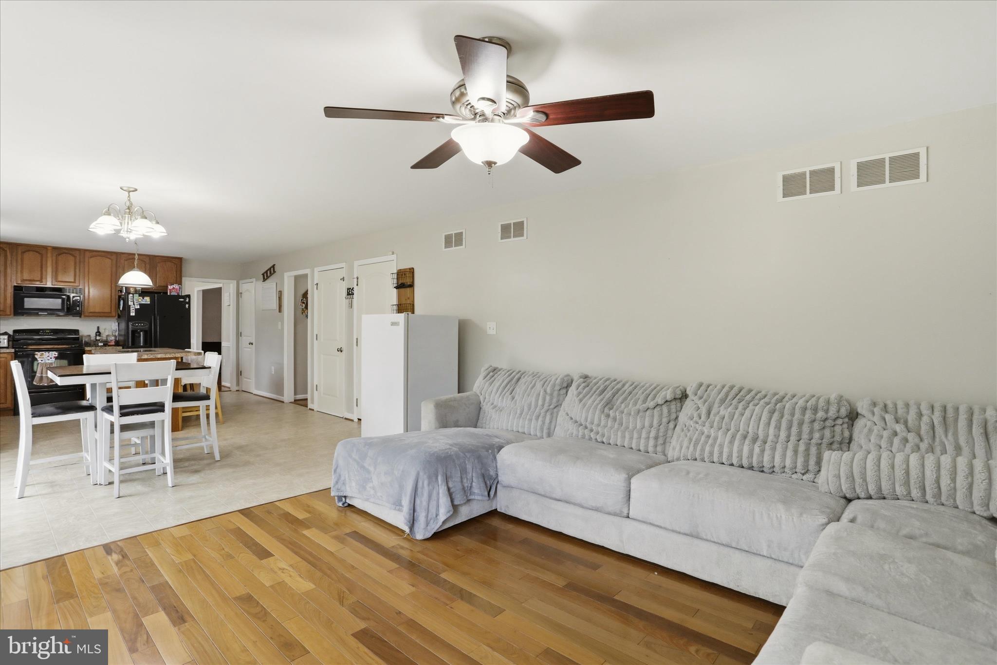 FOREST HILLS - Residential