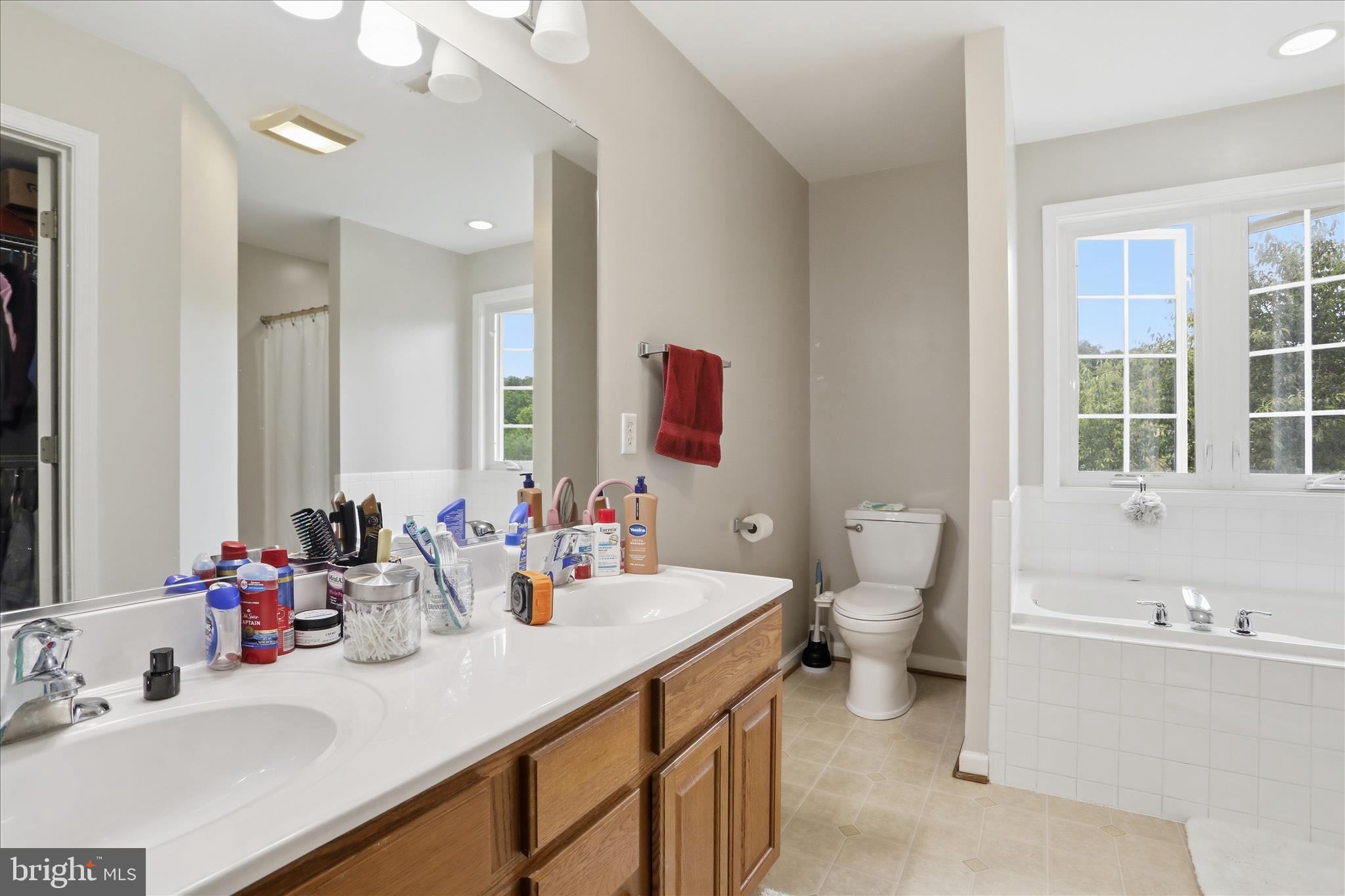 FOREST HILLS - Residential
