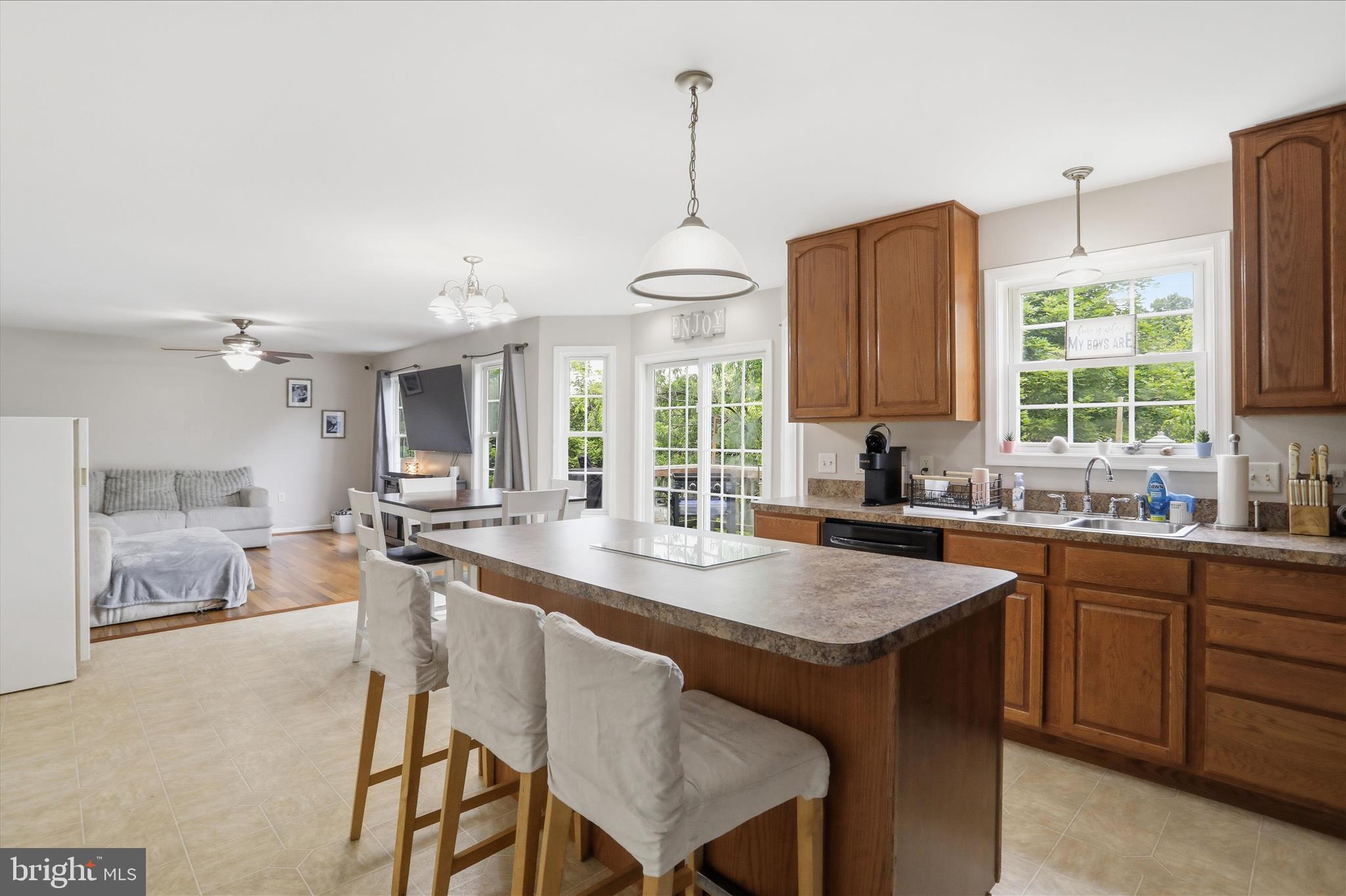 FOREST HILLS - Residential