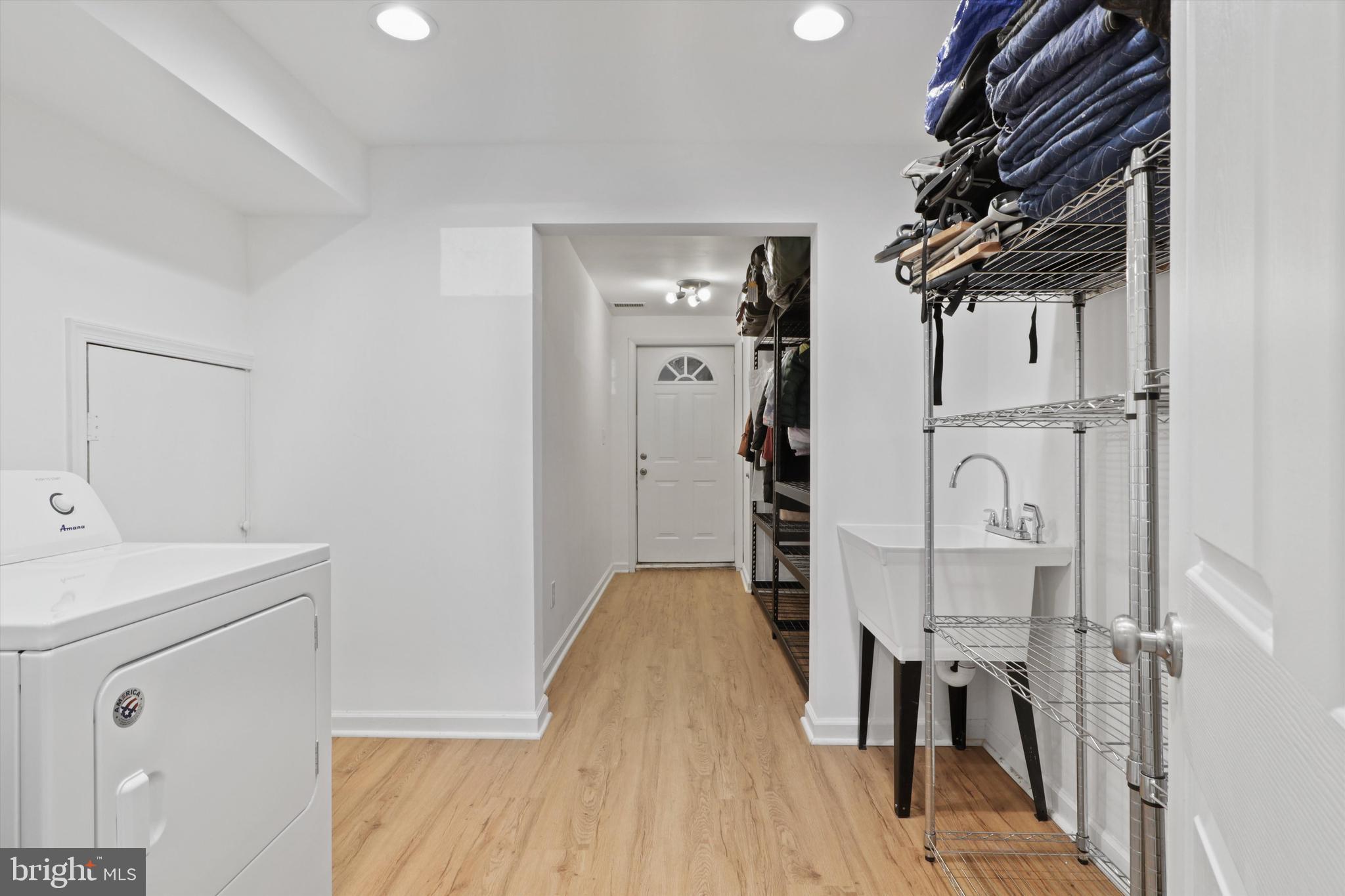 CIRCLE WOODS - Residential Lease