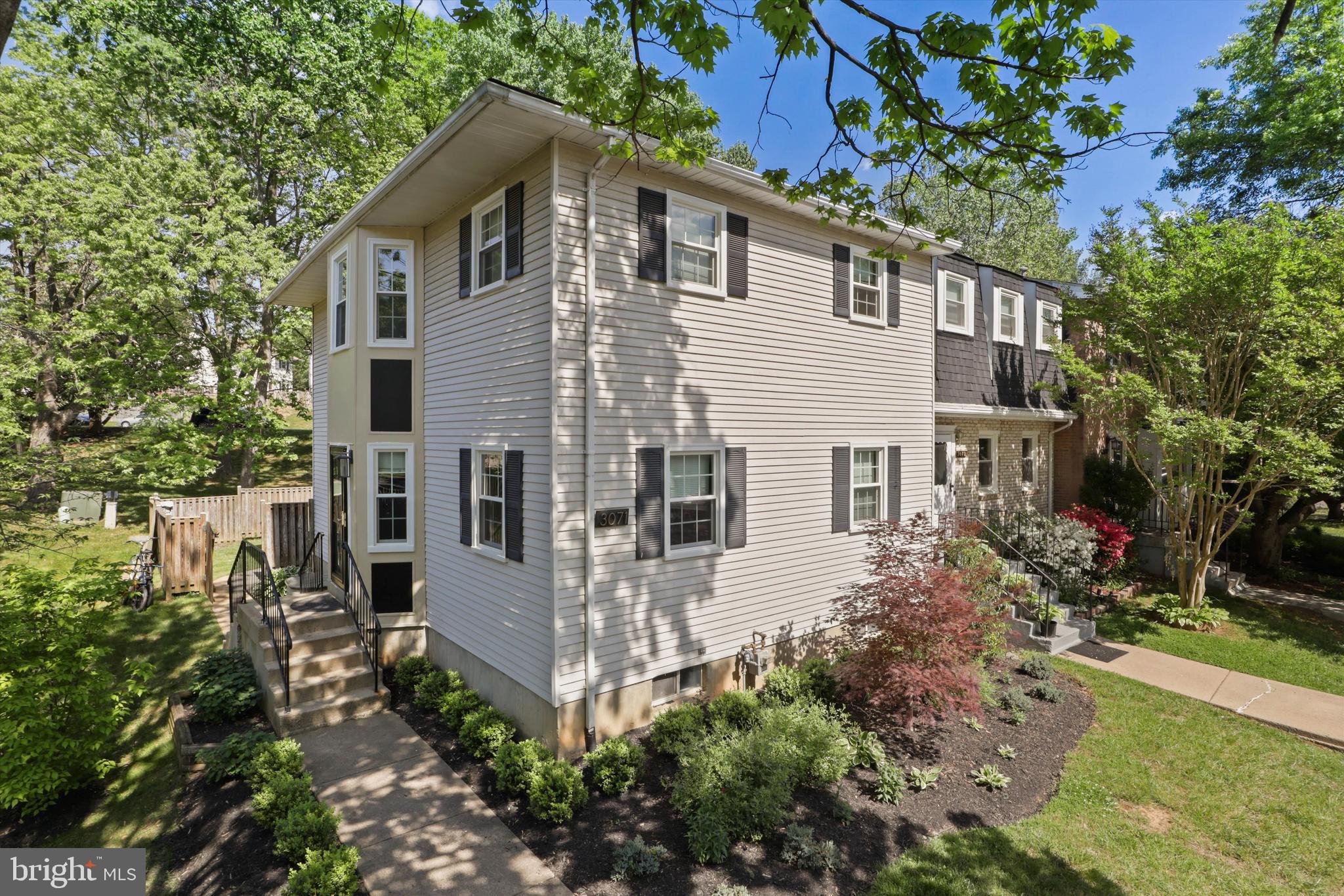 CIRCLE WOODS - Residential Lease