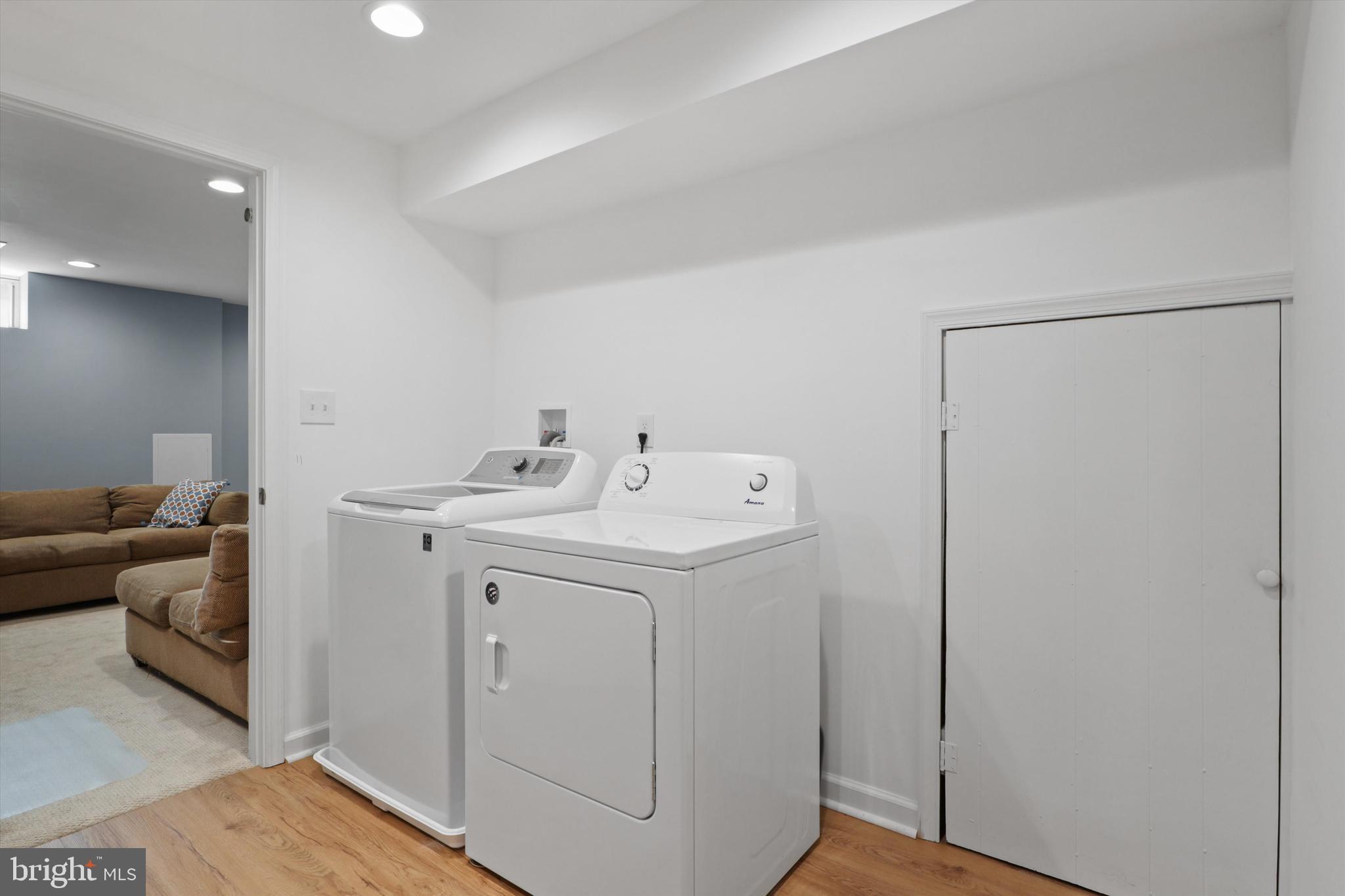 CIRCLE WOODS - Residential Lease