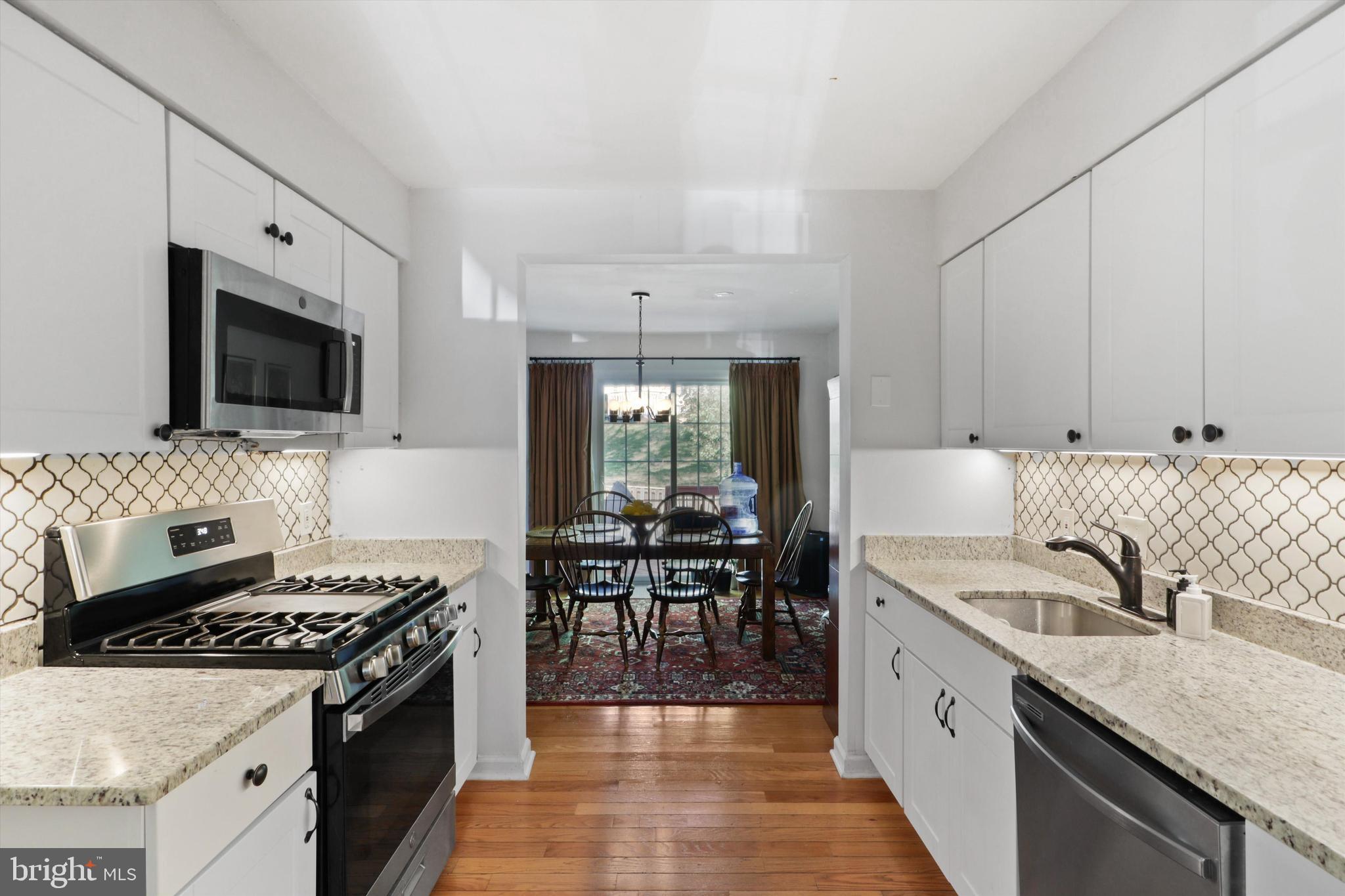 CIRCLE WOODS - Residential Lease