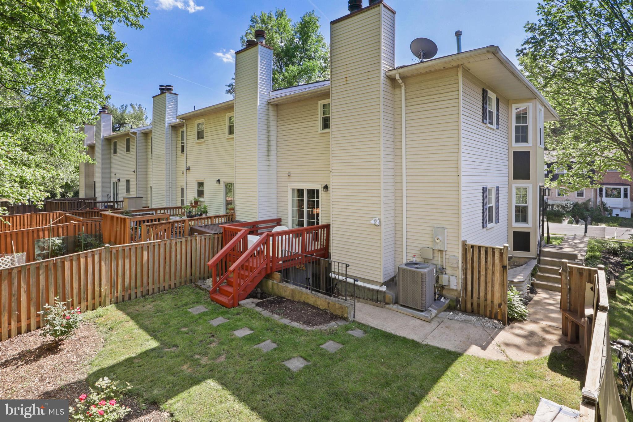 CIRCLE WOODS - Residential Lease