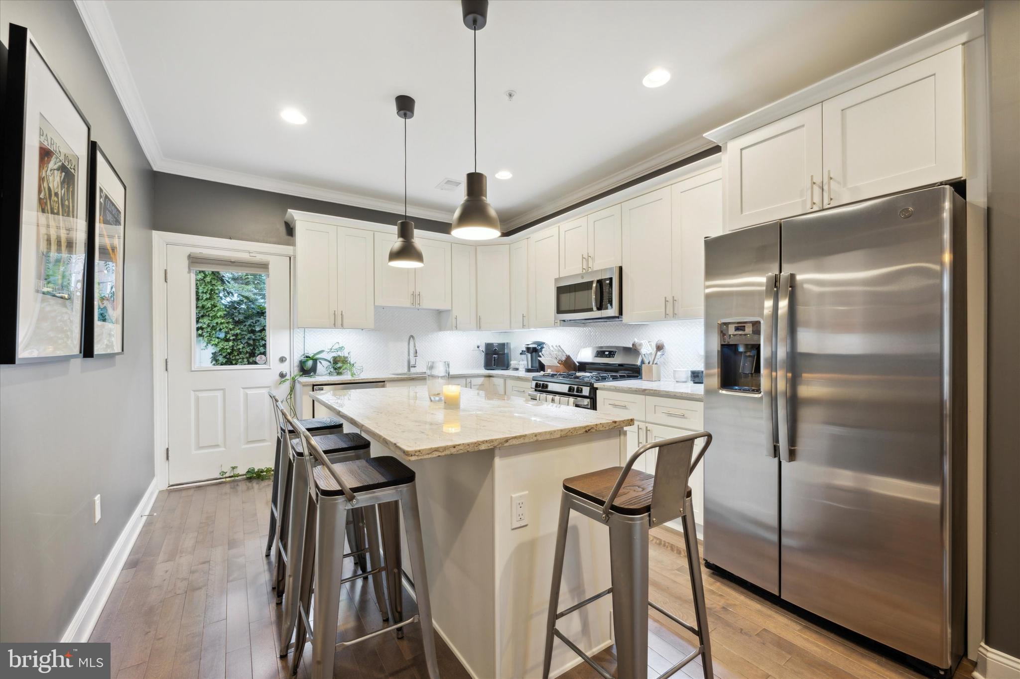 OLDE KENSINGTON - Residential Lease