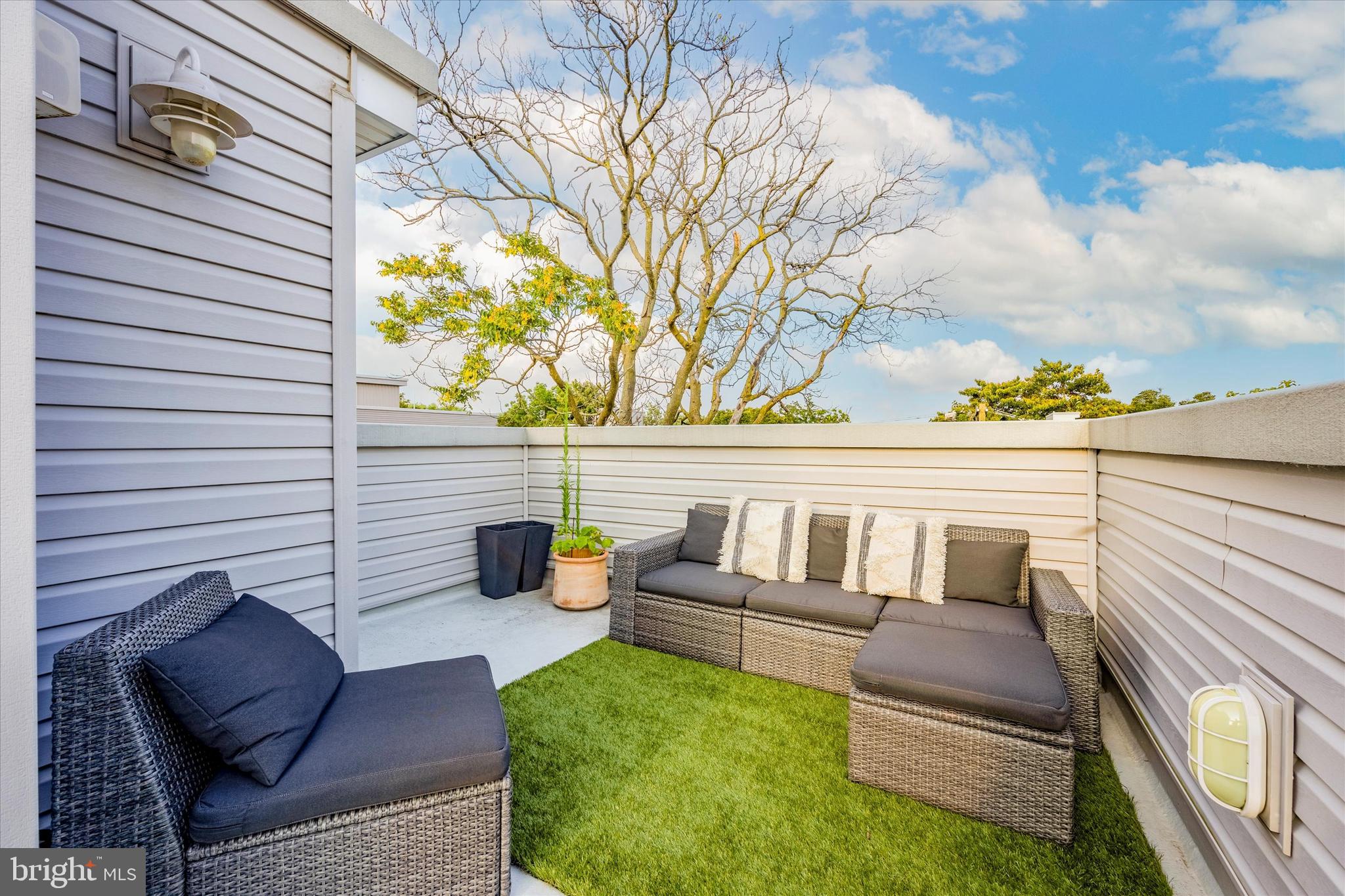 OLDE KENSINGTON - Residential Lease