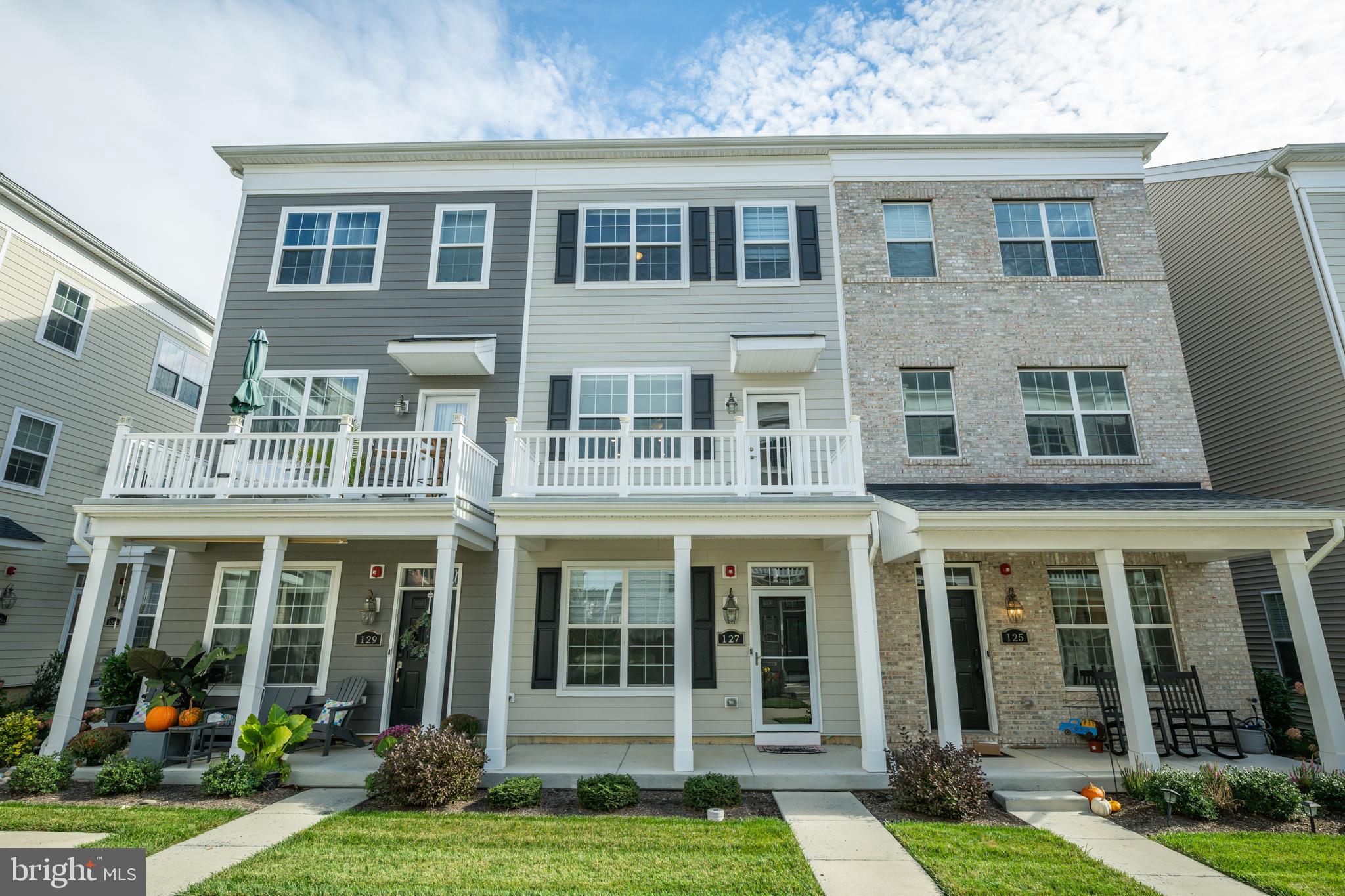 WATERSIDE - Residential Lease