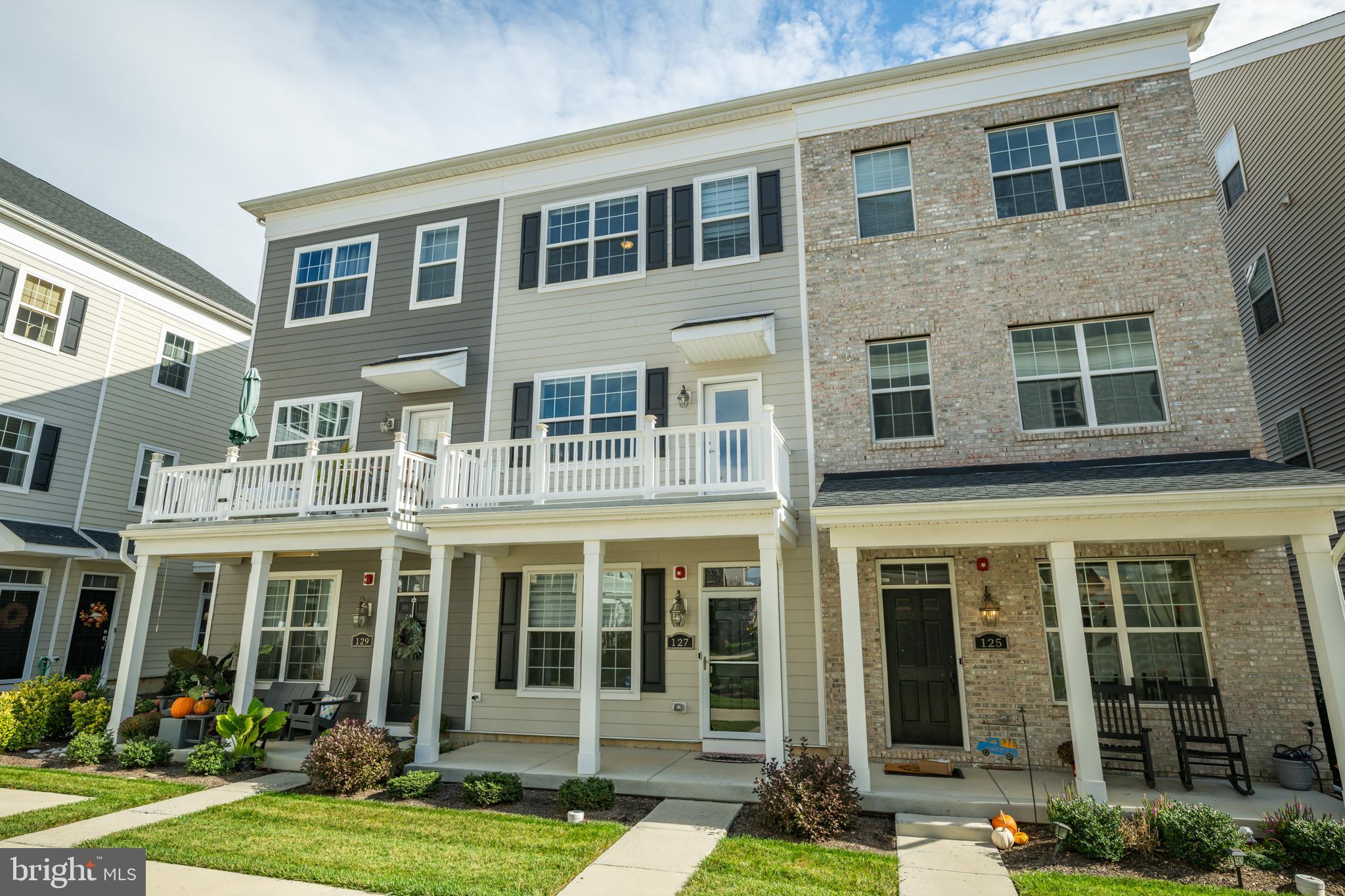 WATERSIDE - Residential Lease