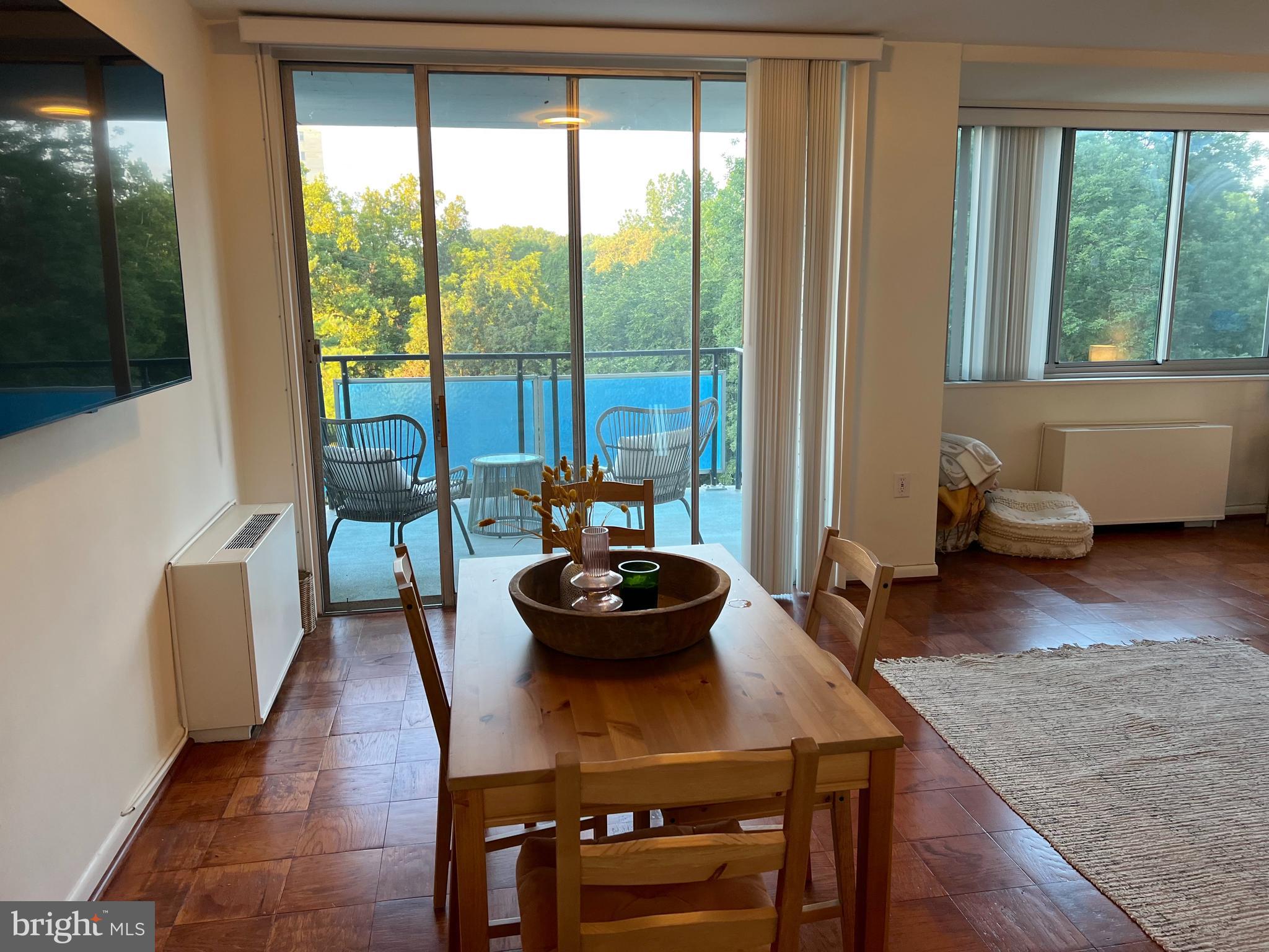 Large efficiency unit in complex... Beautiful views, Great kitchen, lots of closet space, all utilities and cable included in the rent,.... Enjoy 24 hour desk service, pools, tennis, 20 acre park with lake, fitness room, just across the street from the Grosvenor Metro and Strathmore Center. One Garage Parking. Minutes to Whole Foods and Restaurant. Move in fee $400.