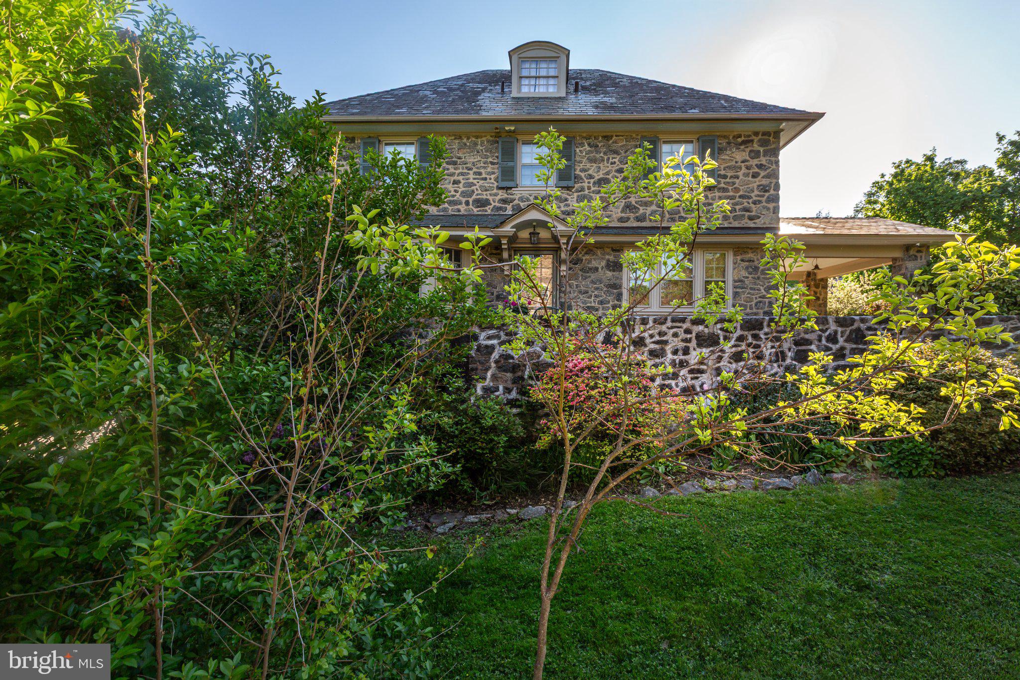 124 N HIGHLAND AVENUE